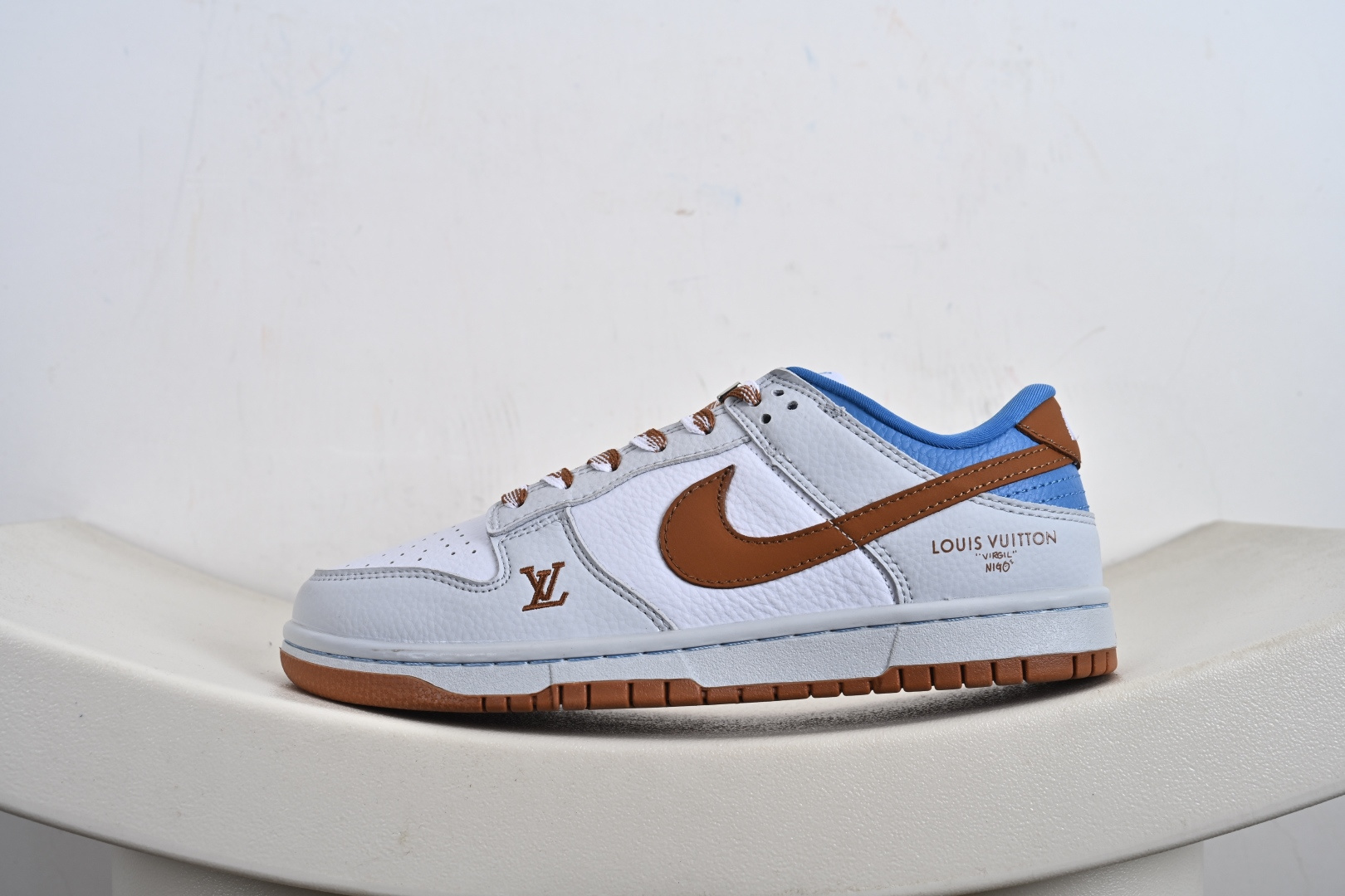 260 定制版 Nike SB Dunk Low LV联名 白灰棕蓝 周年高端定制 低帮休闲板鞋 SC0601-474