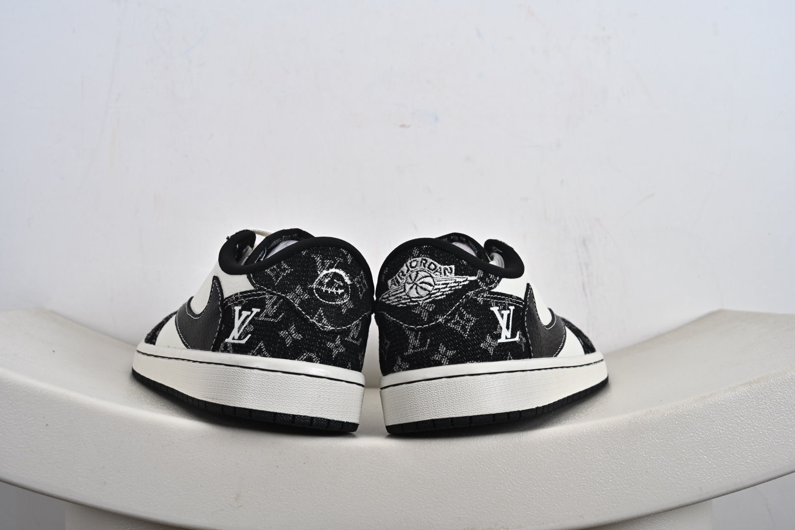 260 高端定制 Travis Scott x Jordan 1 Low LV联名-青色牛仔 倒勾低帮休闲版本 SC0601-058