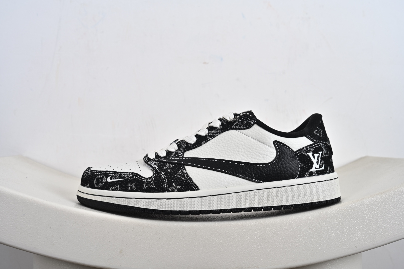 260 高端定制 Travis Scott x Jordan 1 Low LV联名-青色牛仔 倒勾低帮休闲版本 SC0601-058