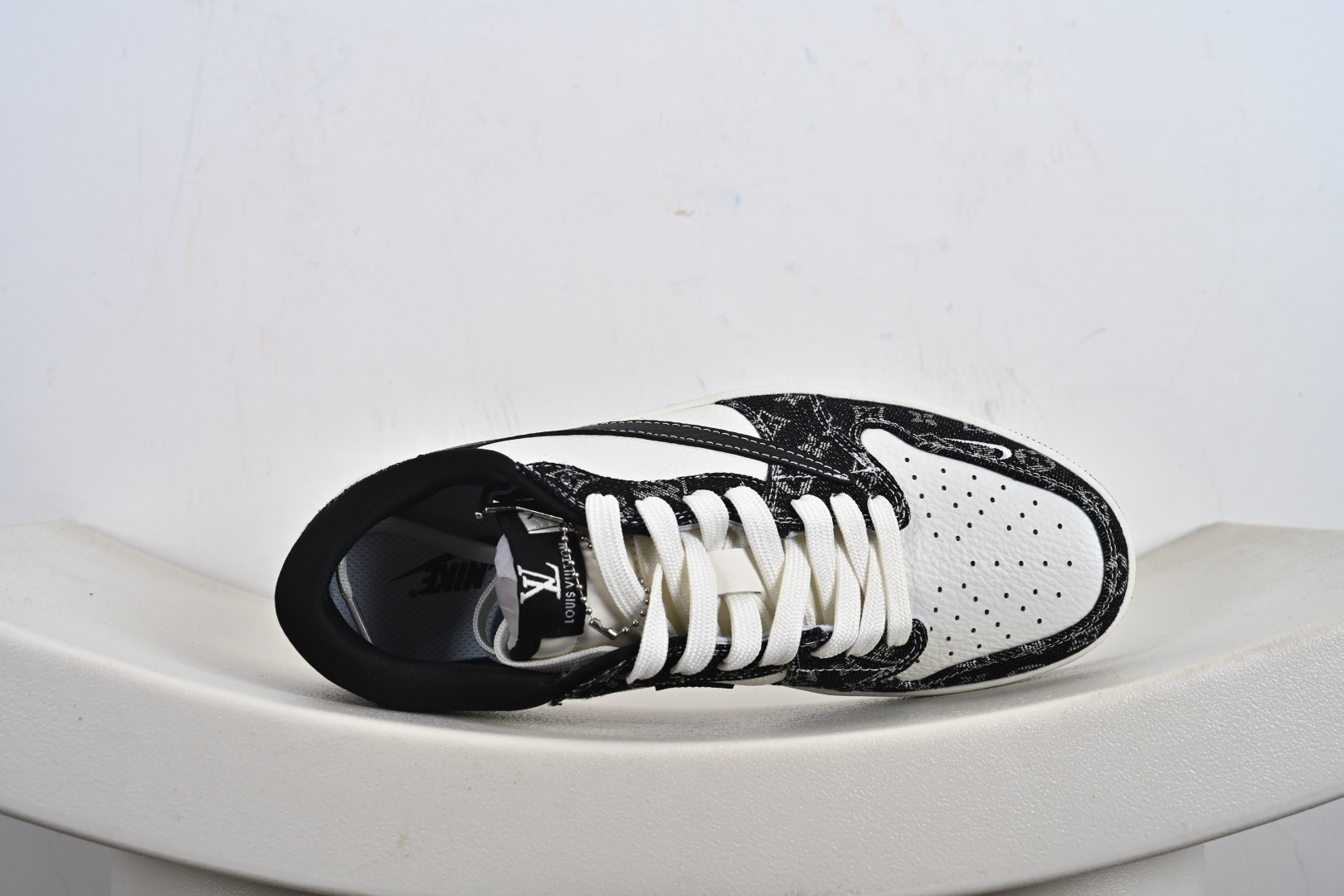 260 高端定制 Travis Scott x Jordan 1 Low LV联名-青色牛仔 倒勾低帮休闲版本 SC0601-058