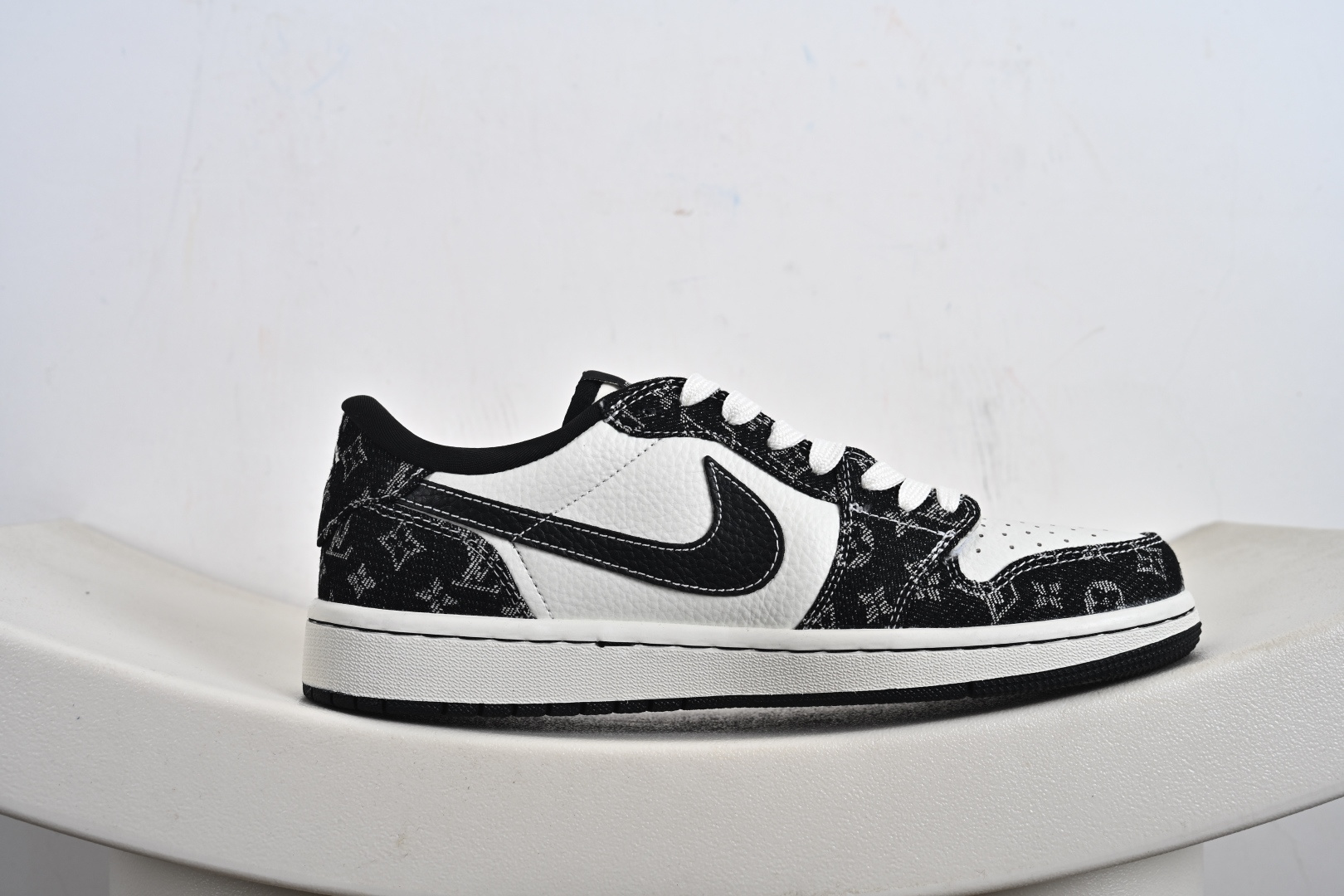 260 高端定制 Travis Scott x Jordan 1 Low LV联名-青色牛仔 倒勾低帮休闲版本 SC0601-058