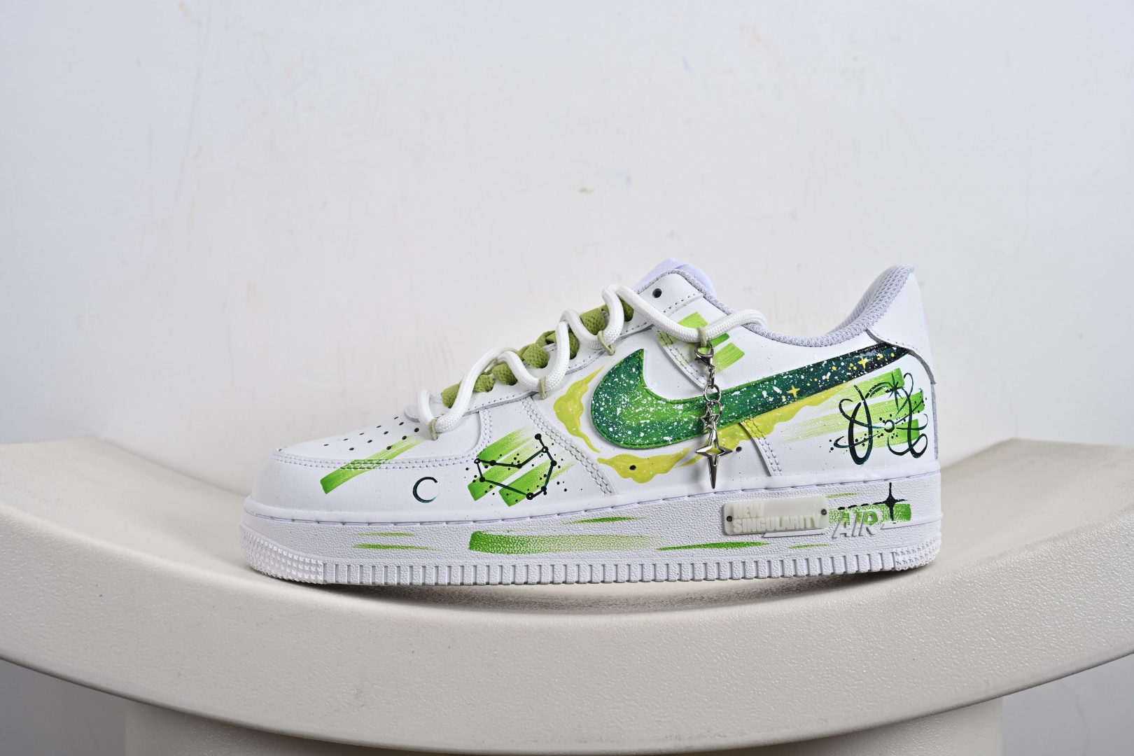 240 手绘涂鸦“摩羯座”十二星座系列 Nike Air Force 1 “Capricorn”空军一号定制板鞋 1222119-Chinese UA Cheap High Quatity Brand Clothes Bags handbags Sneakers wholesale wholesaler seller from China Factory suppliers Fashion Clothing Shoes best Quality Beautiful Price 240 手绘涂鸦“摩羯座”十二星座系列 Nike Air Force 1 “Capricorn”空军一号定制板鞋 1222119