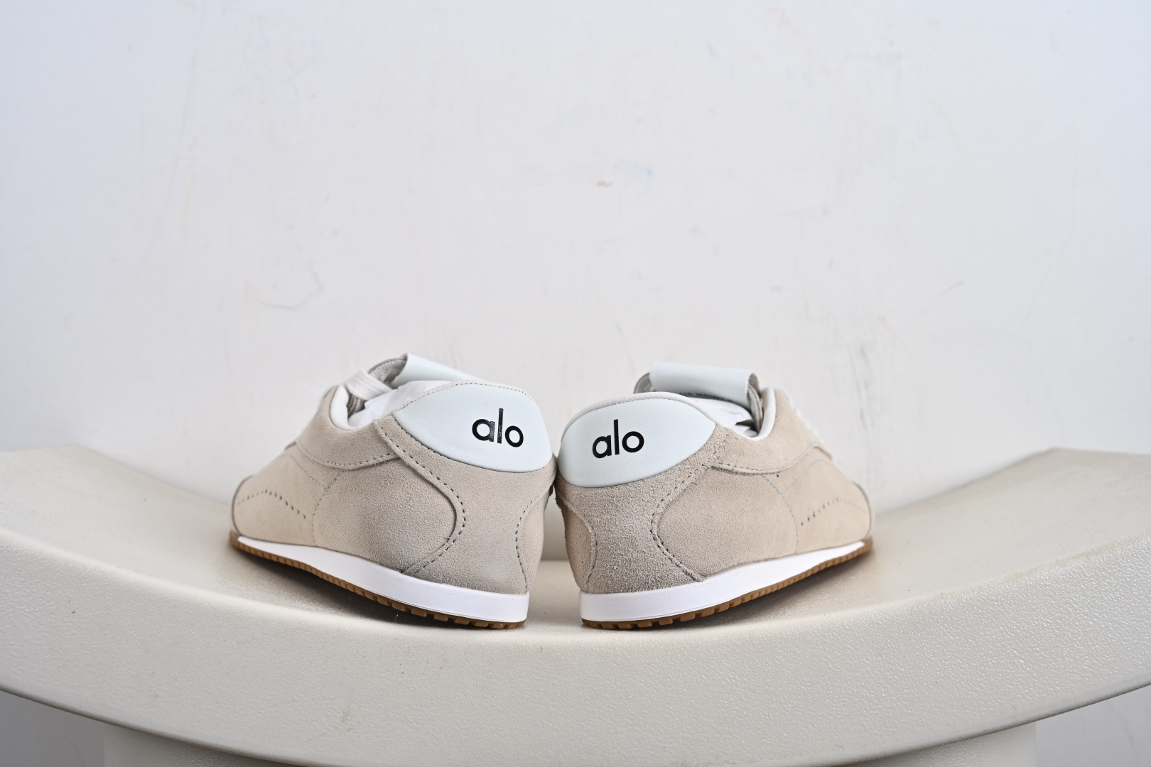 190 Alo Yoga Sunset Sneaker 徳训生活休闲鞋 A0891U-Chinese UA Cheap High Quatity Brand Clothes Bags handbags Sneakers wholesale wholesaler seller from China Factory suppliers Fashion Clothing Shoes best Quality Beautiful Price 190 Alo Yoga Sunset Sneaker 徳训生活休闲鞋 A0891U