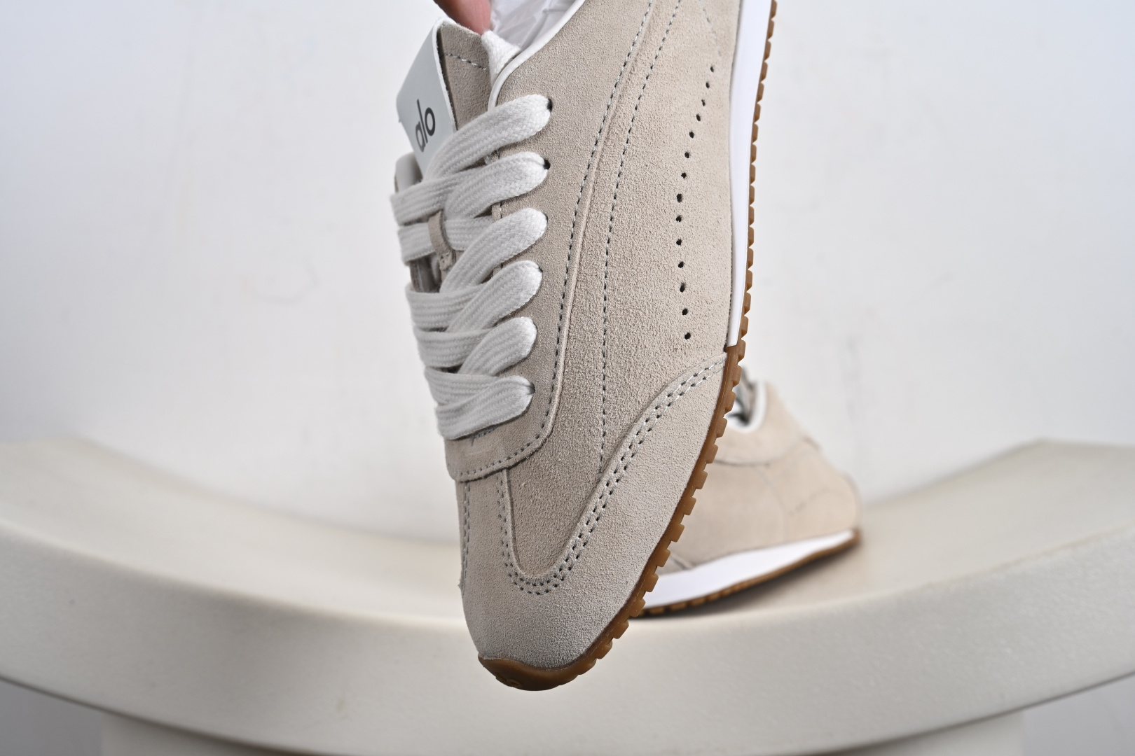 190 Alo Yoga Sunset Sneaker 徳训生活休闲鞋 A0891U-Chinese UA Cheap High Quatity Brand Clothes Bags handbags Sneakers wholesale wholesaler seller from China Factory suppliers Fashion Clothing Shoes best Quality Beautiful Price 190 Alo Yoga Sunset Sneaker 徳训生活休闲鞋 A0891U