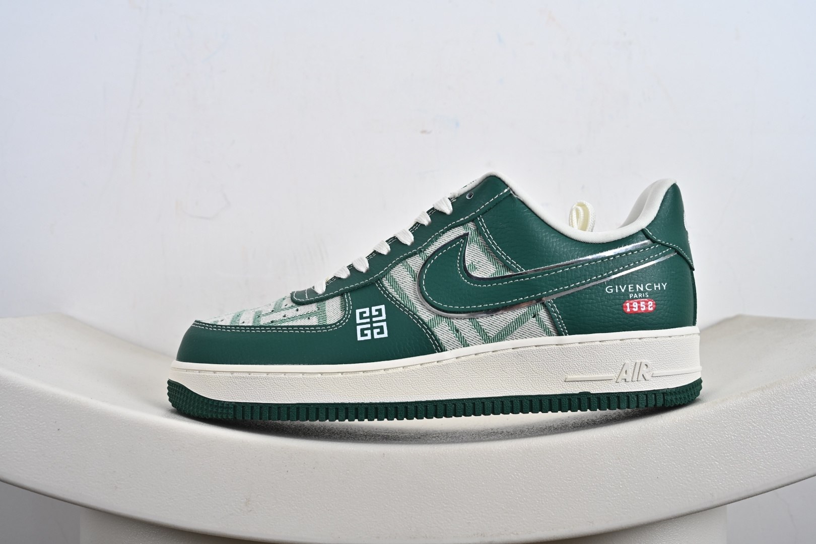 240 定制版 NK Air Force 1 '07 Low × 空军一号低帮 运动鞋 休闲鞋 DK0188-088