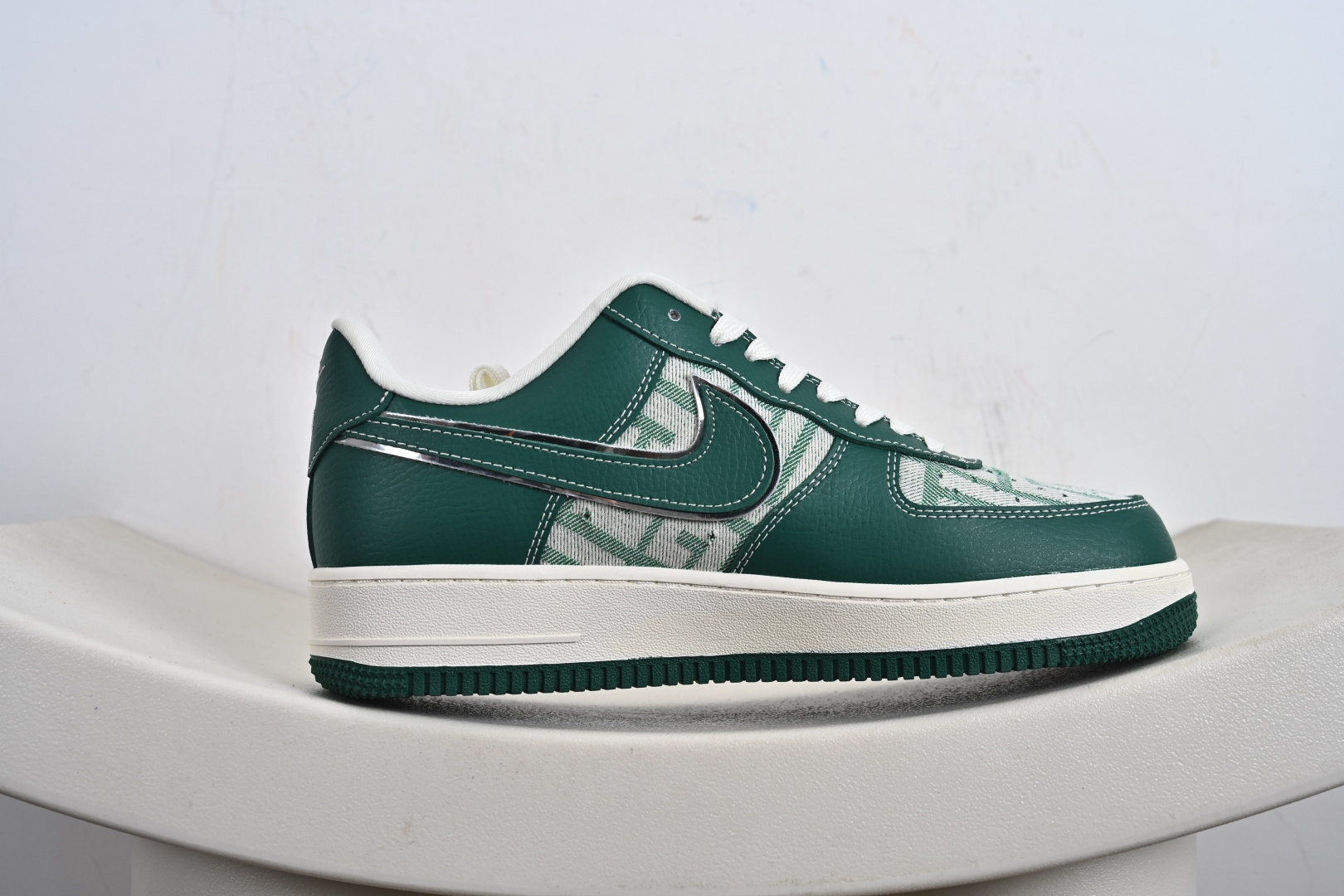 240 定制版 NK Air Force 1 '07 Low × 空军一号低帮 运动鞋 休闲鞋 DK0188-088