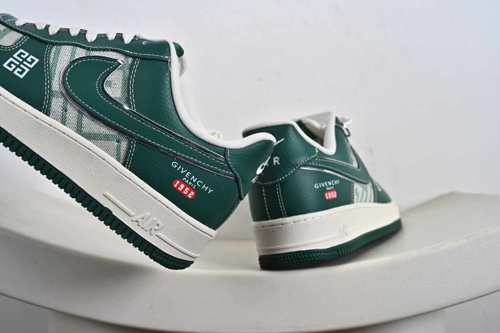 240 定制版 NK Air Force 1 '07 Low × 空军一号低帮 运动鞋 休闲鞋 DK0188-088