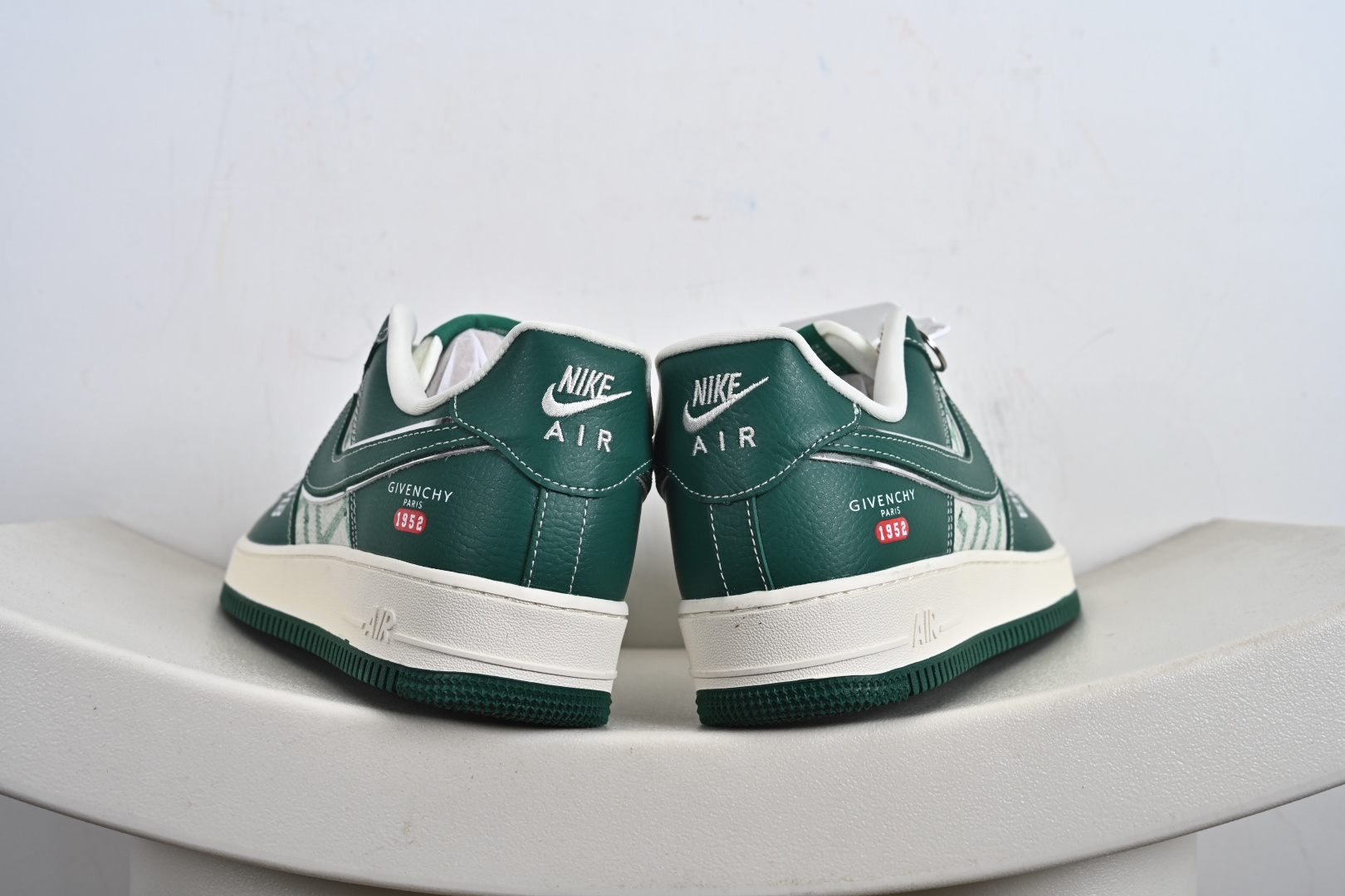 240 定制版 NK Air Force 1 '07 Low × 空军一号低帮 运动鞋 休闲鞋 DK0188-088