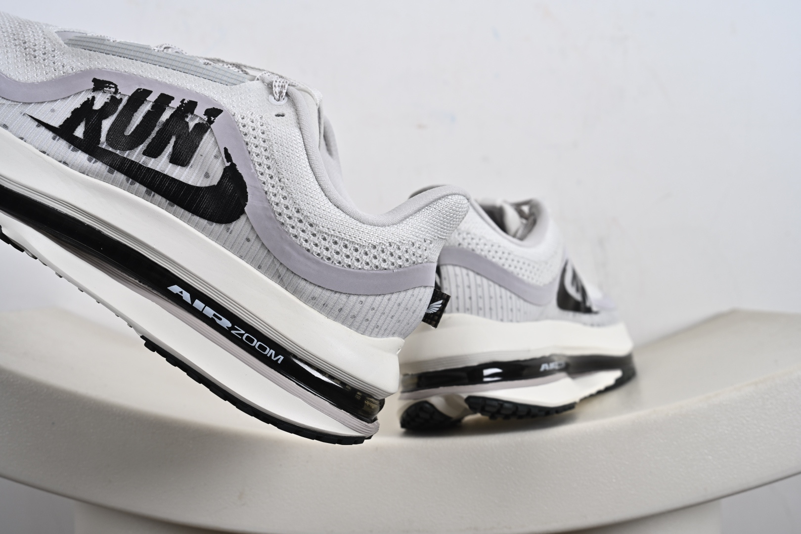 220 Nike Air Zoom Pegasus Premium 耐克 新款气垫缓震休闲跑步鞋 IH2288-001