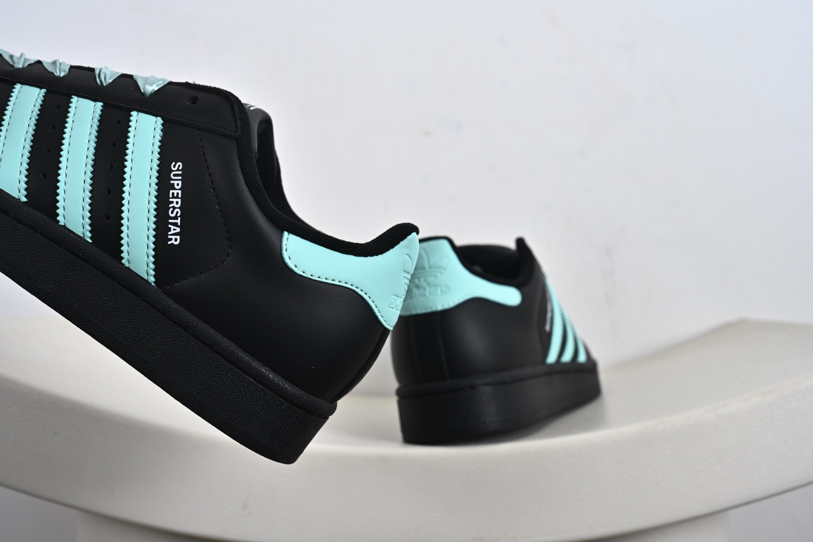 140 Adidas Originals Superstar II JR6985 贝壳头休闲板鞋