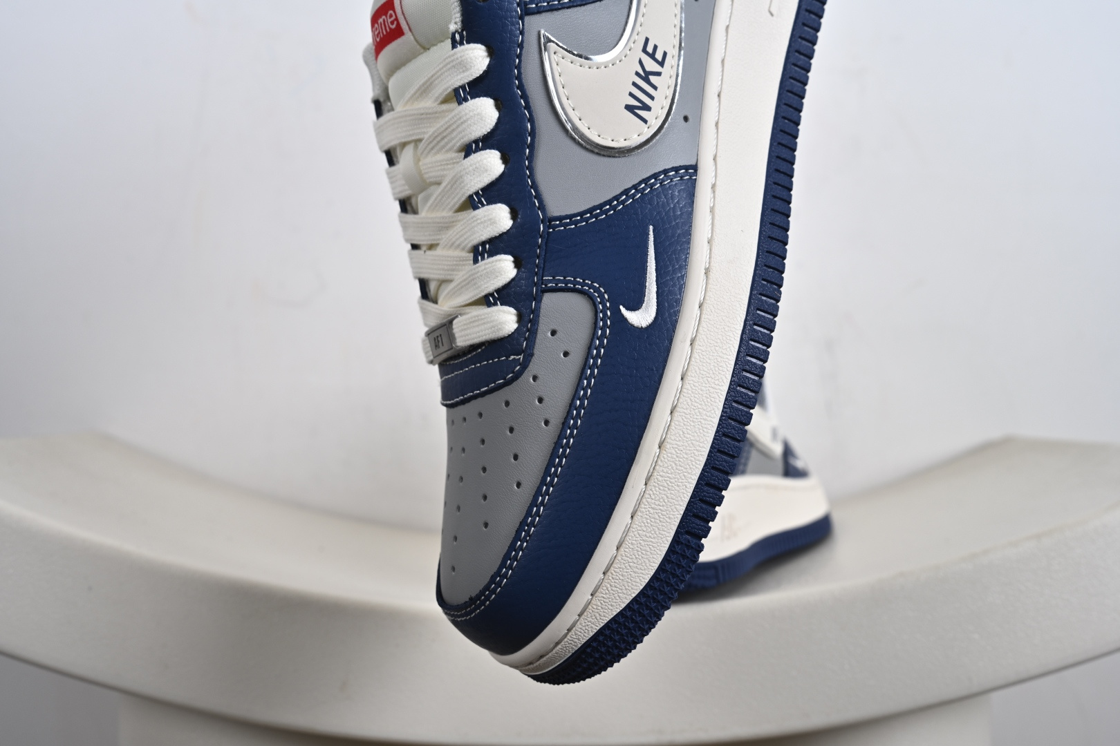 Nike Air Force 1 Low Supreme联名 XD2588-602-莆田鞋,莆田鞋货源,高仿鞋,高仿鞋货源,安福档口,莆田高仿鞋,莆田鞋批发,高仿鞋批发,莆田高仿运动鞋,高仿运动鞋,莆田运动鞋 Nike Air Force 1 Low Supreme联名 XD2588-602