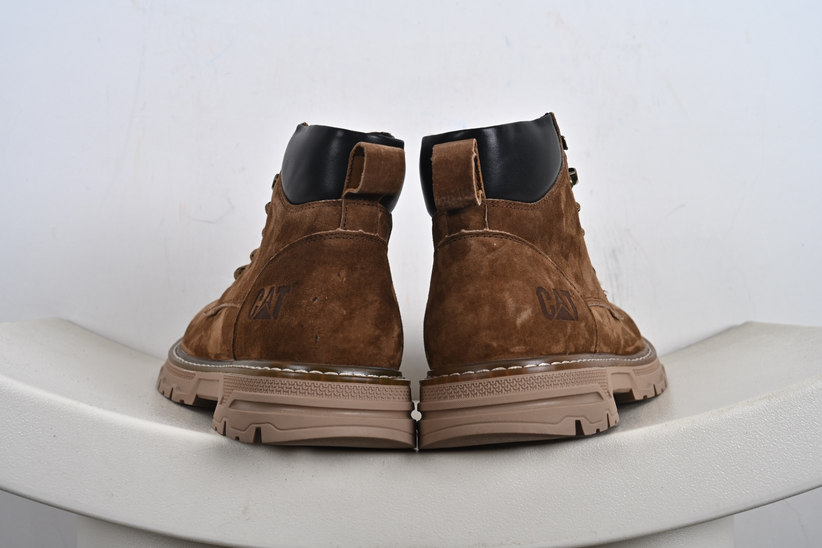 260 CAT 卡特 客制款 户外工装靴 P717815 时尚潮流搭配 面料釆用意大利进口磨砂牛皮