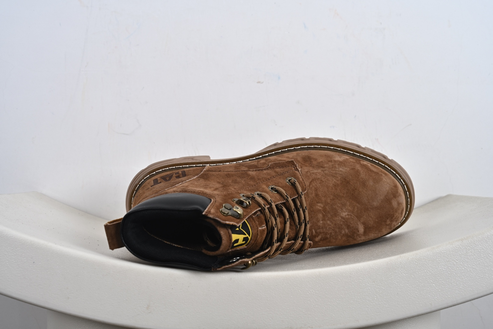 260 CAT 卡特 客制款 户外工装靴 P717815 时尚潮流搭配 面料釆用意大利进口磨砂牛皮