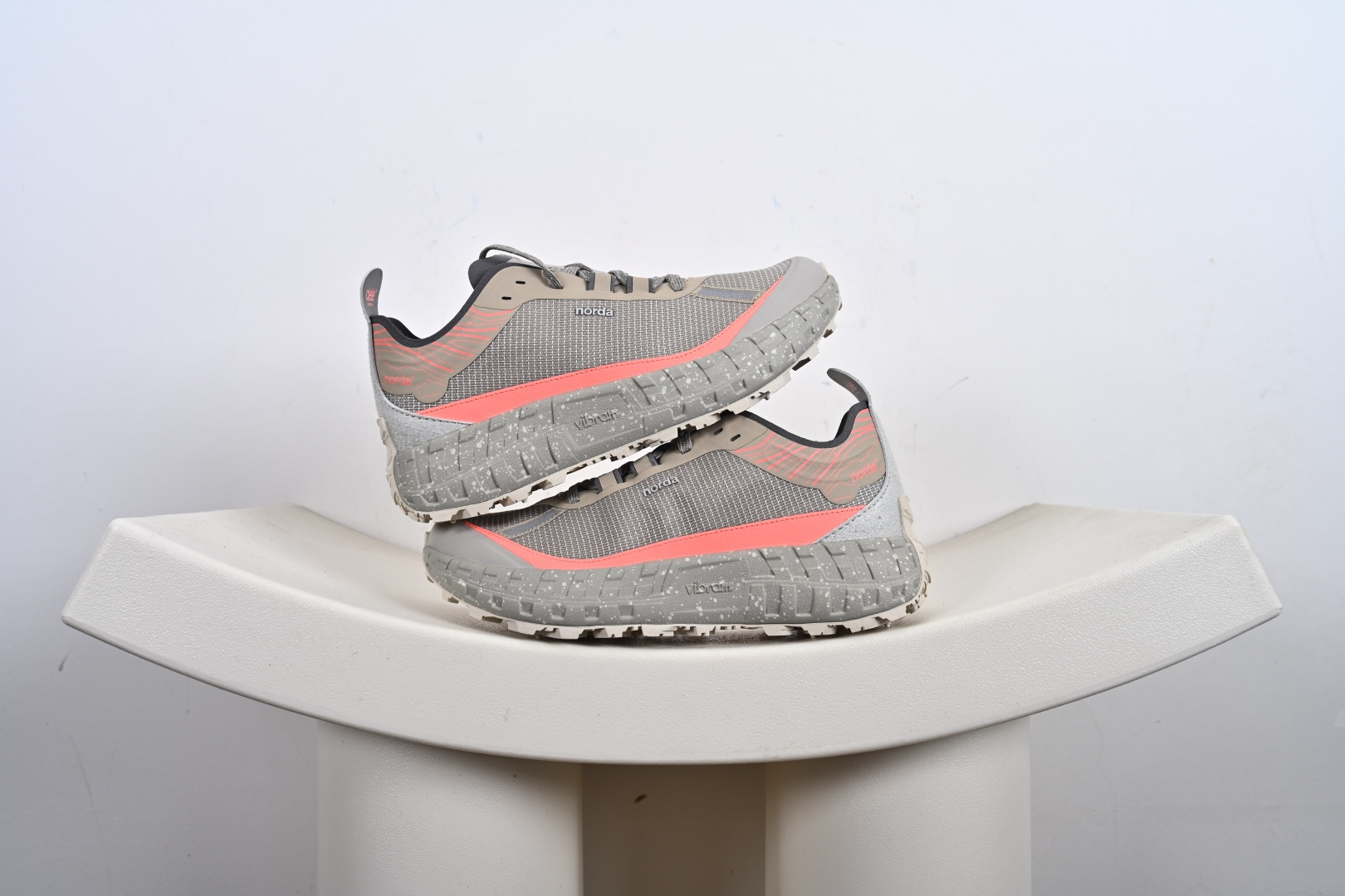 200 Ermenegil*Zegn*杰尼* 低帮运动跑鞋 这款杰尼* ×norda 低帮运动跑鞋