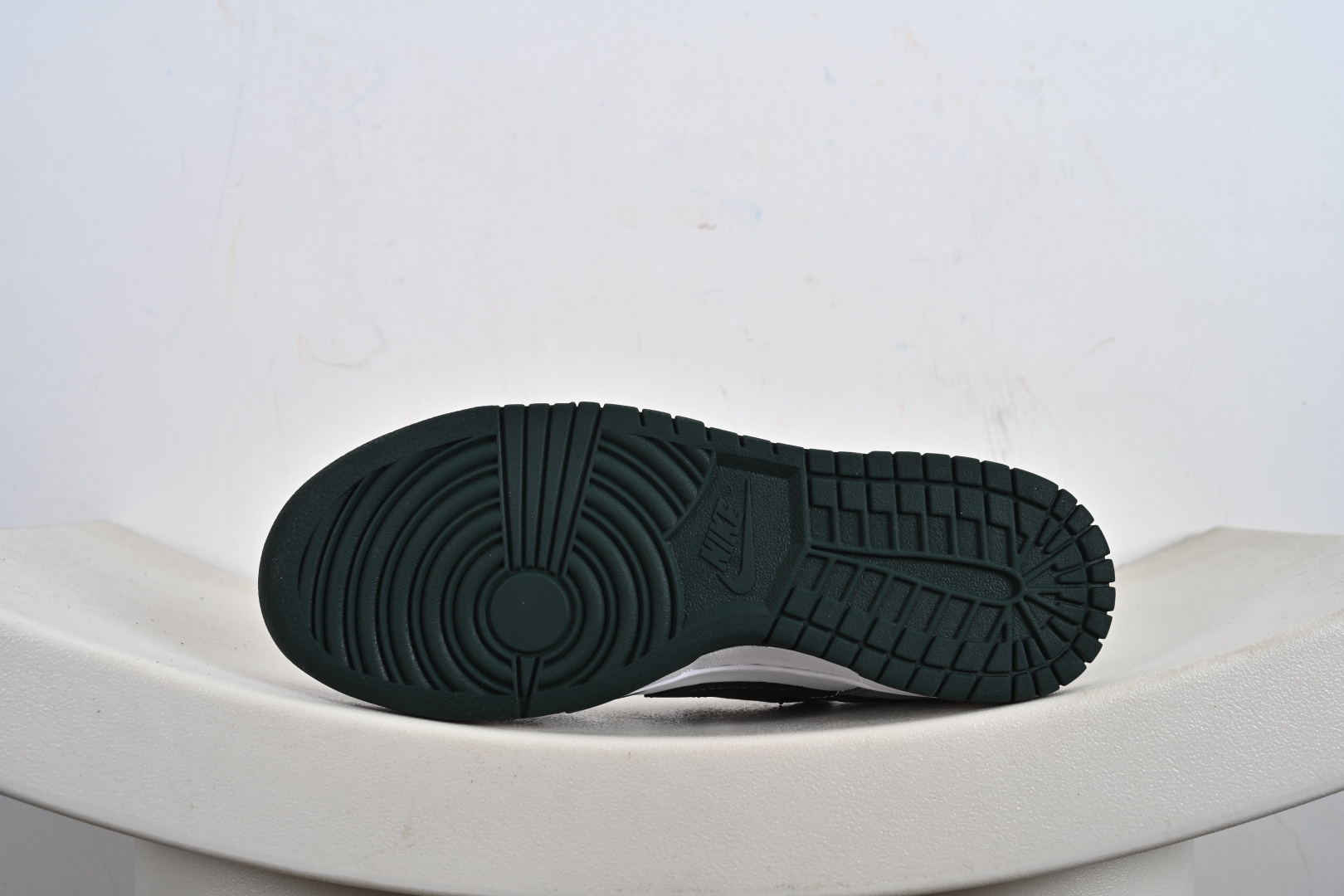 Nike SB Dunk Low 绑带 周年高端定制 低帮休闲板鞋 DV0833-111 Nike SB Dunk Low 绑带 周年高端定制 低帮休闲板鞋 DV0833-111