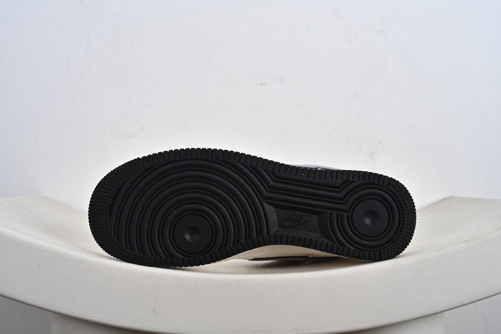 240 NIke Air Force 1 '07 Low “NIKE——米灰黑字母”空军一号 低帮 运动鞋 休闲鞋 JS8028-018