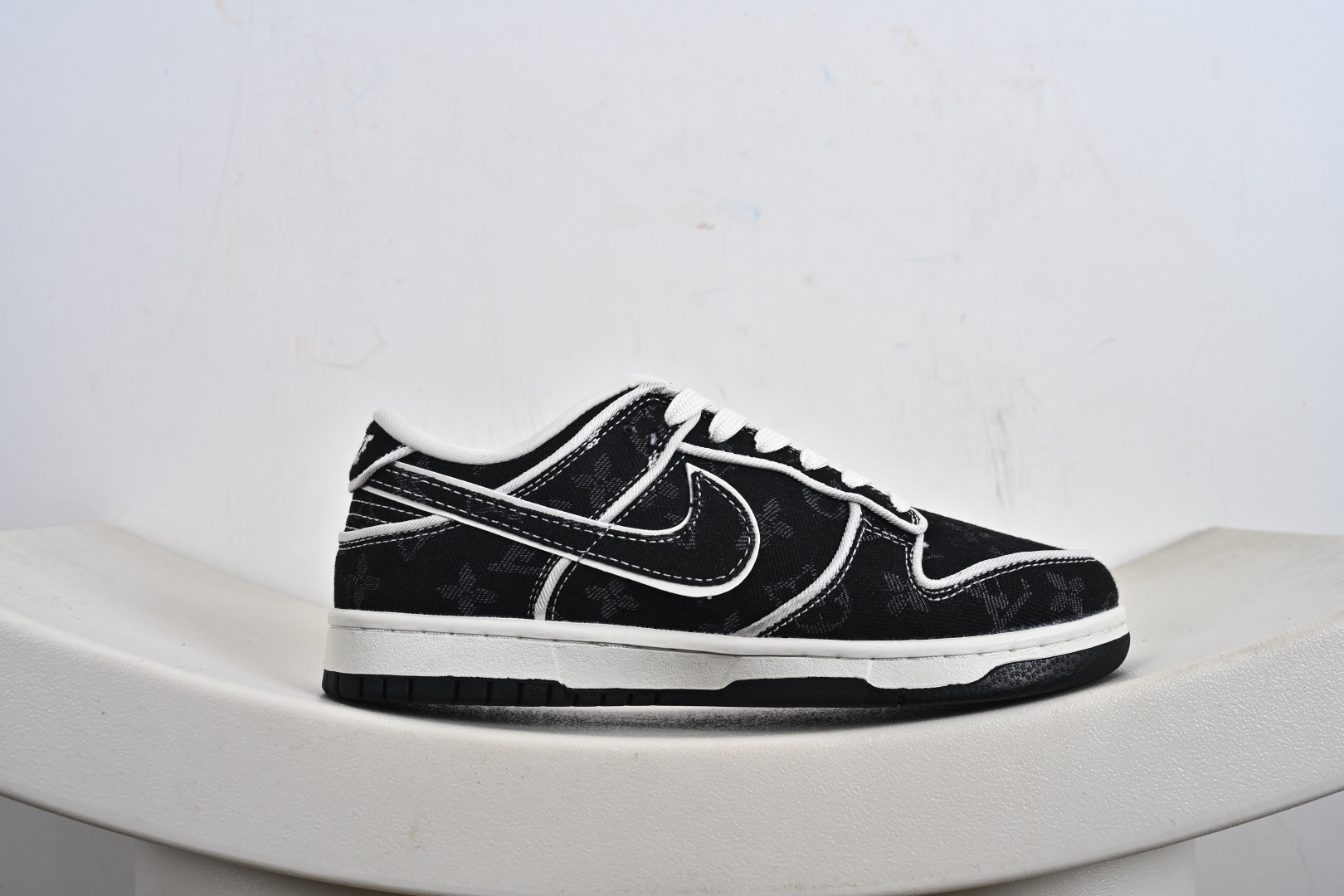 260 Nike SB Dunk Low“LV联名——白深黑牛仔” 高端定制 低帮休闲板鞋 SC0601-467