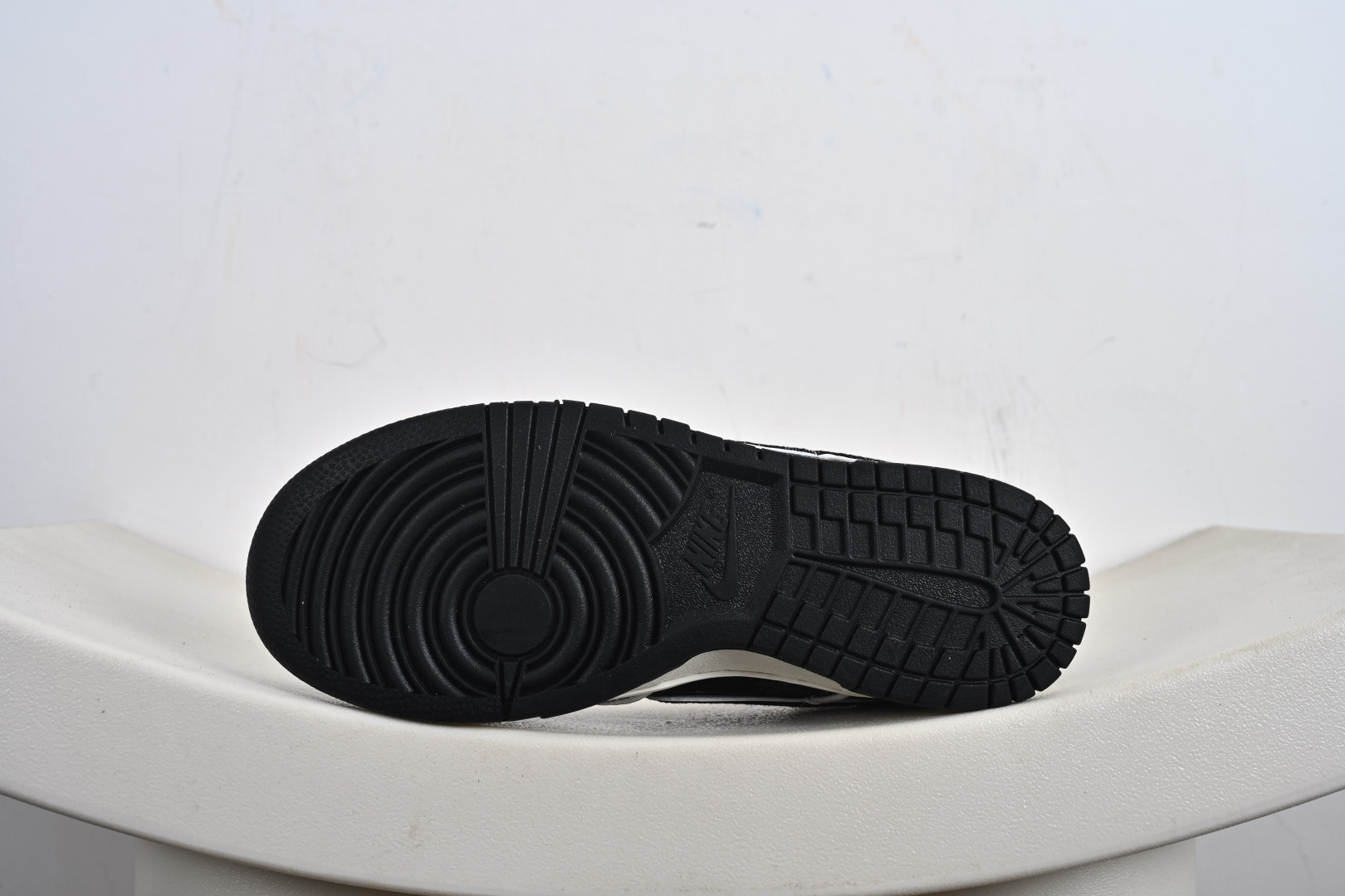 260 Nike SB Dunk Low“LV联名——白深黑牛仔” 高端定制 低帮休闲板鞋 SC0601-467