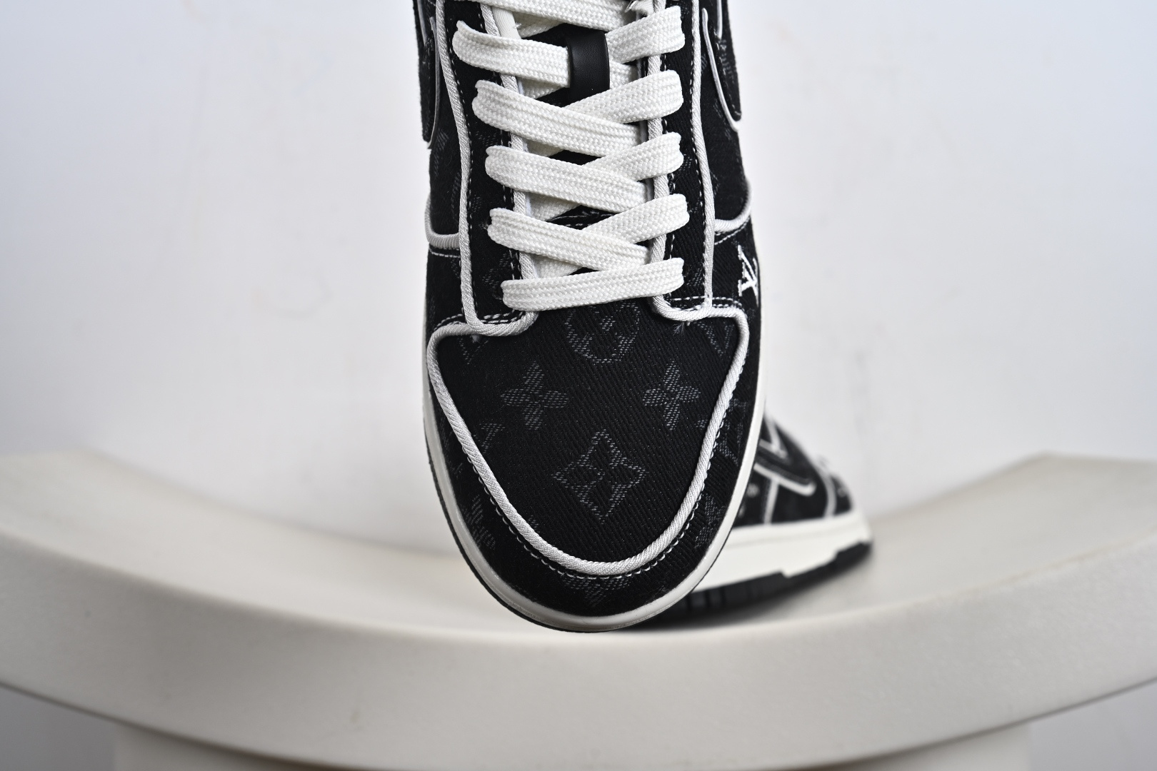 260 Nike SB Dunk Low“LV联名——白深黑牛仔” 高端定制 低帮休闲板鞋 SC0601-467