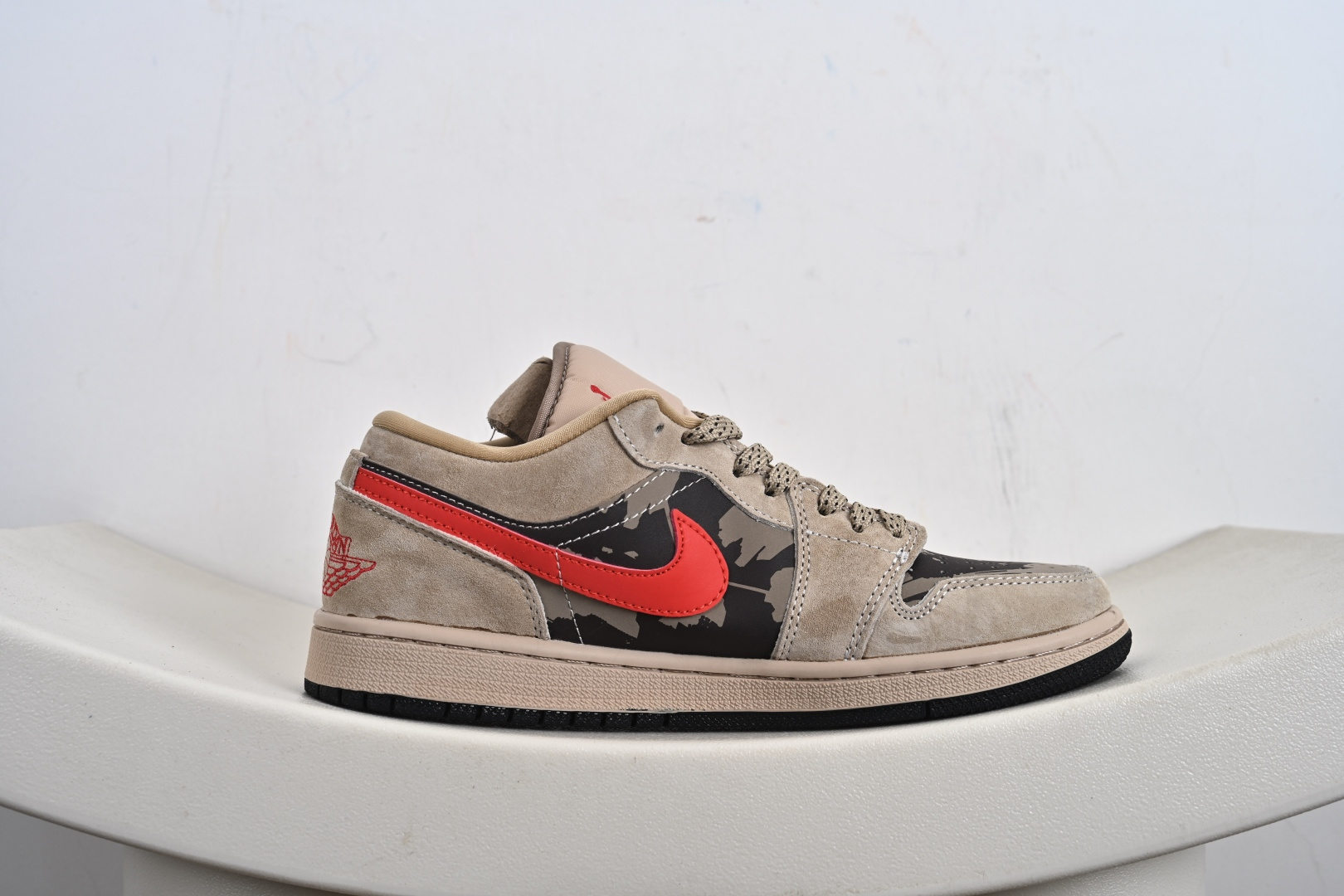 260 Air Jordan 1 Retro Low x Stussy 斯图西联名低帮板鞋 LR8888-012