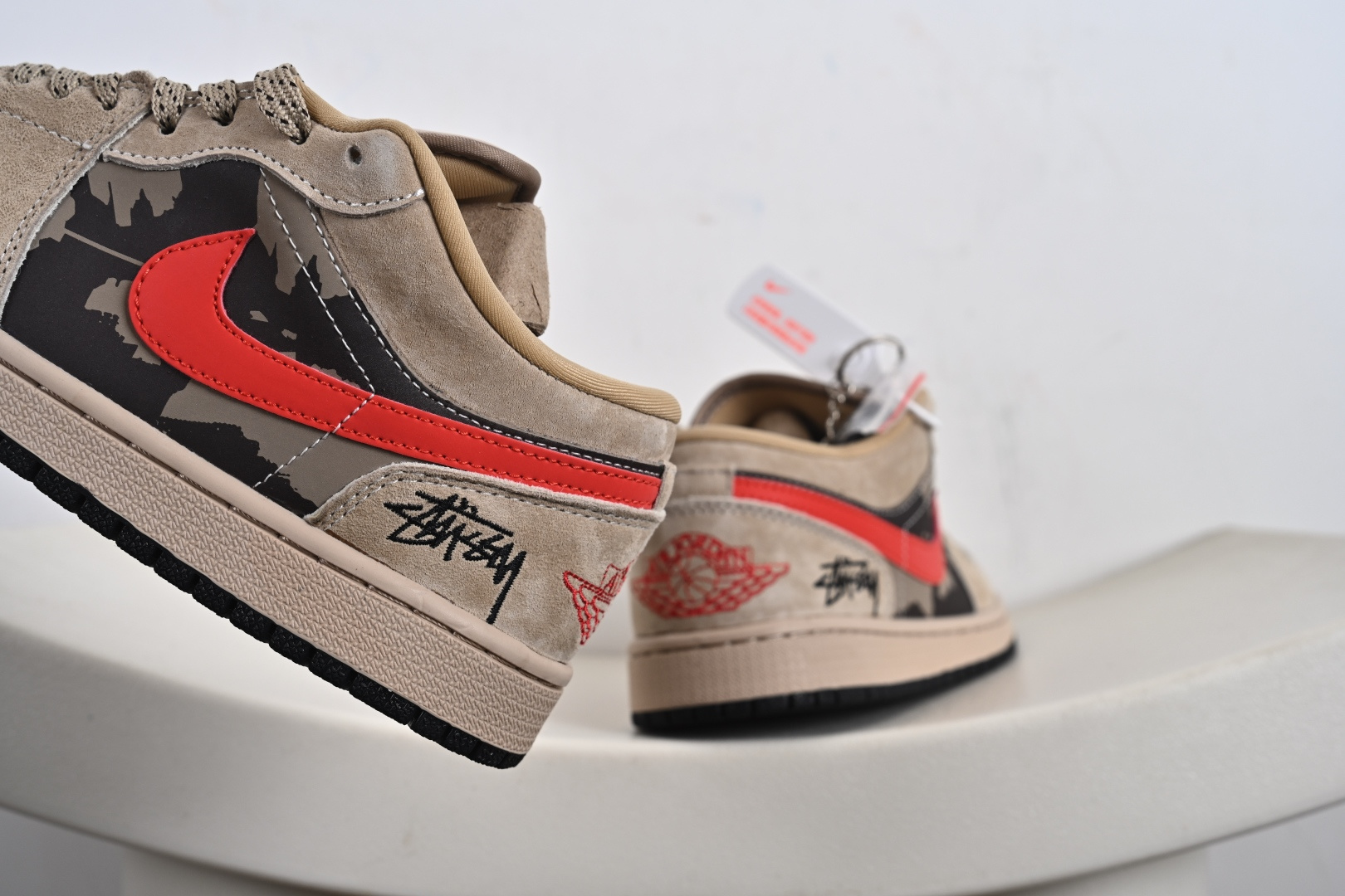 260 Air Jordan 1 Retro Low x Stussy 斯图西联名低帮板鞋 LR8888-012