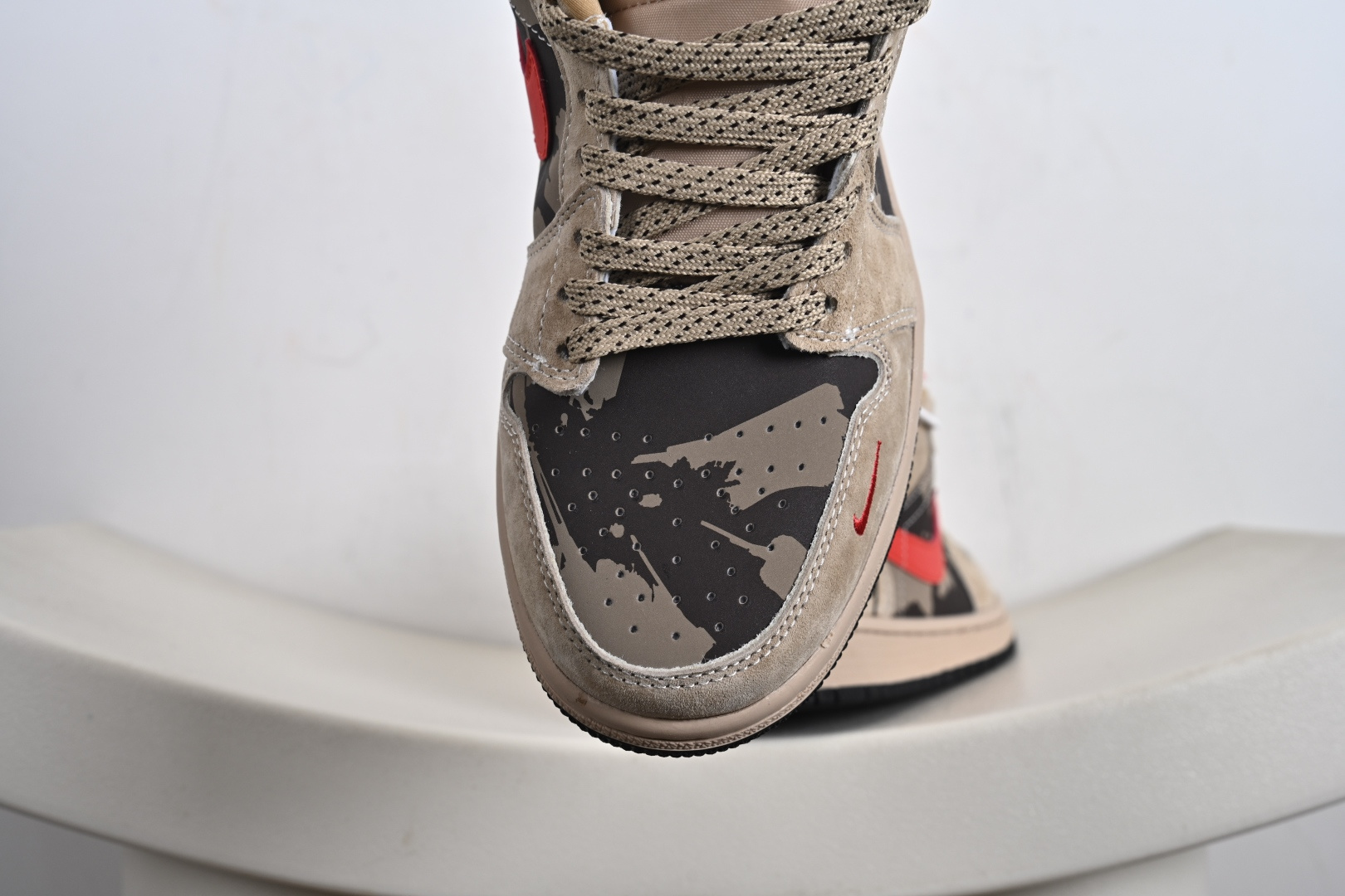 260 Air Jordan 1 Retro Low x Stussy 斯图西联名低帮板鞋 LR8888-012