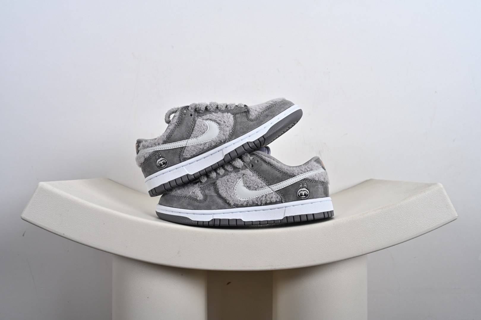 200 NK SB Dunk Low x Labubu 拉布布联名 GB6675-005