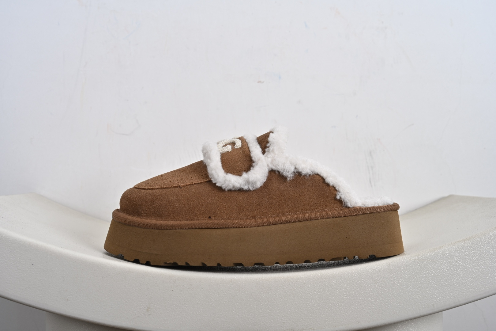 200 官方经典款 羊皮毛一体雪地靴 TREADLITE”轻翼”科技外底