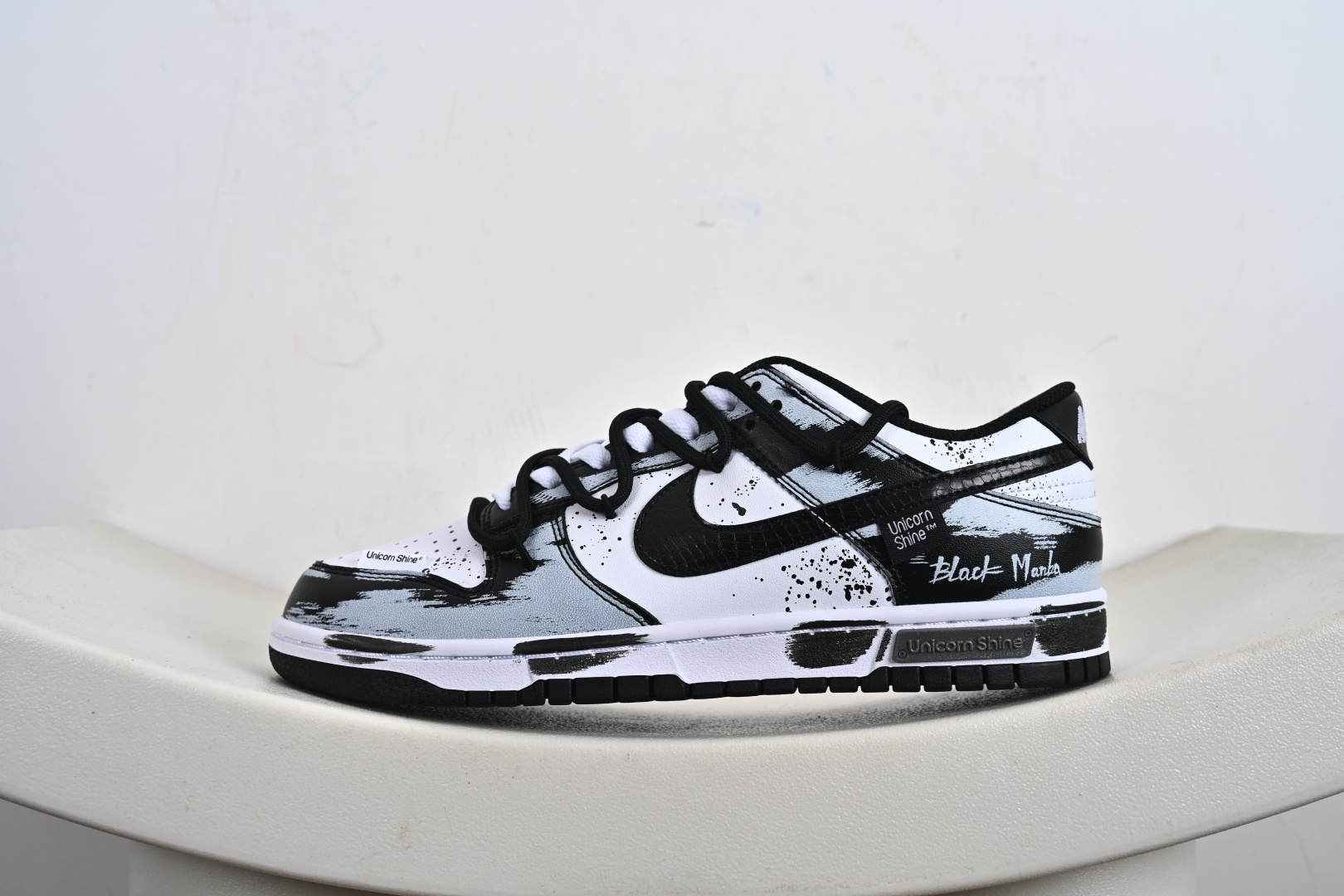 200 Nike Dunk Low Retro ‘绑带联名’ DD1391-100