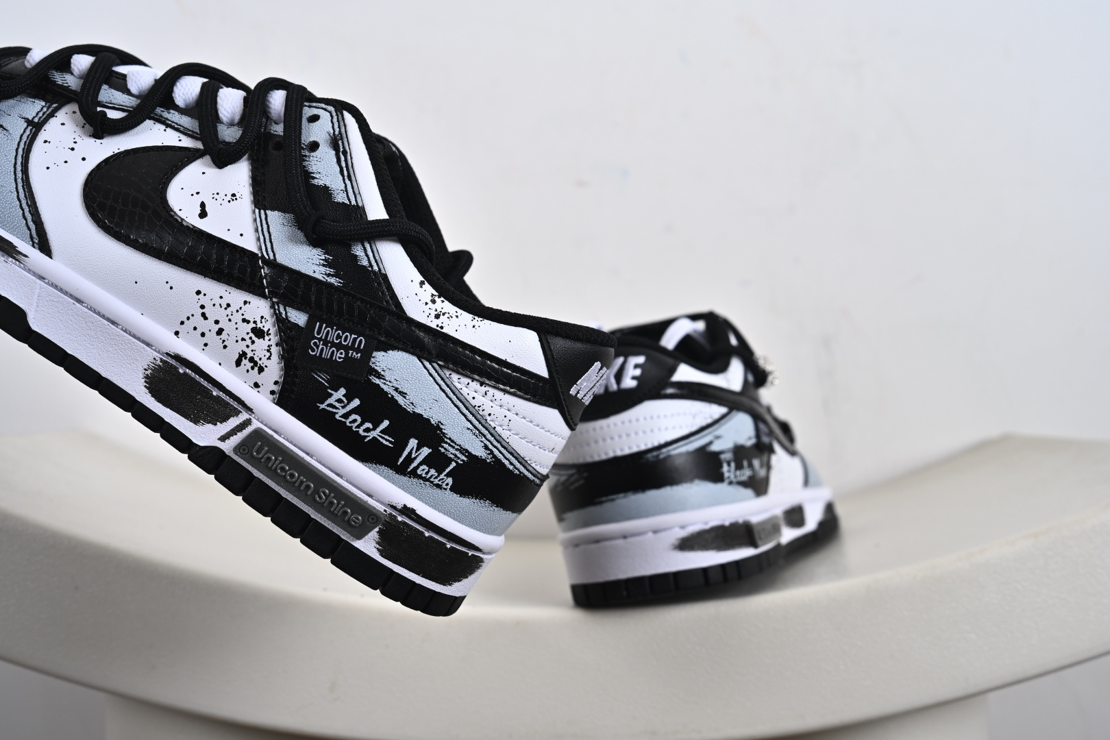 200 Nike Dunk Low Retro ‘绑带联名’ DD1391-100