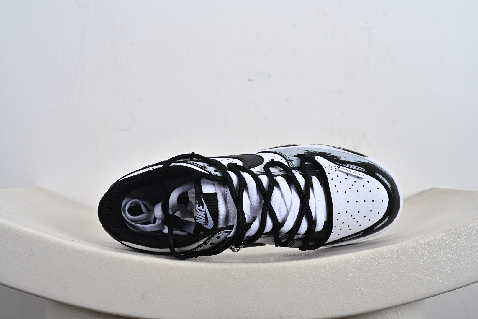 200 Nike Dunk Low Retro ‘绑带联名’ DD1391-100