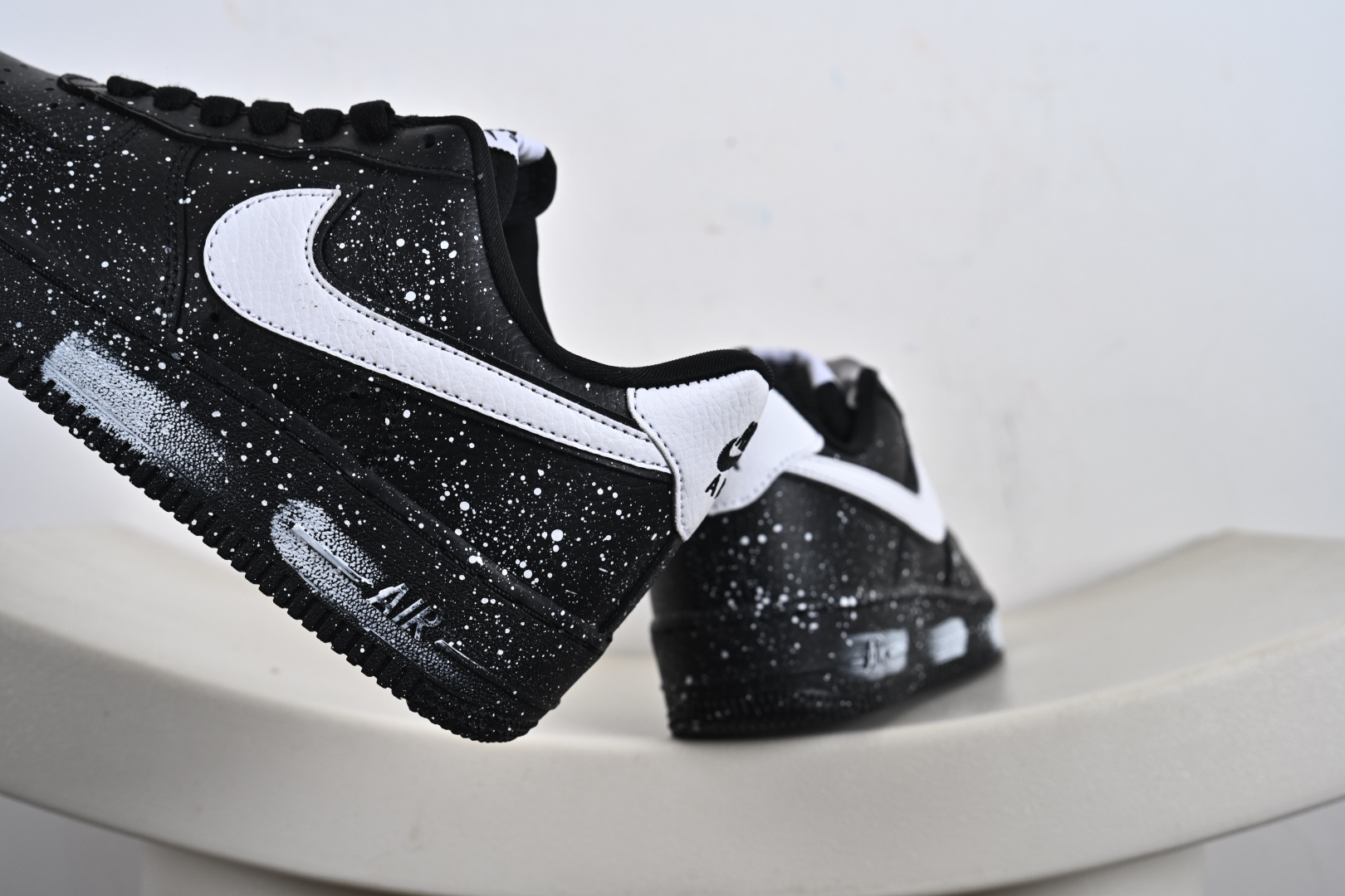 240 Nike Air Force 1 Low 黑白泼墨 CV0492-001
