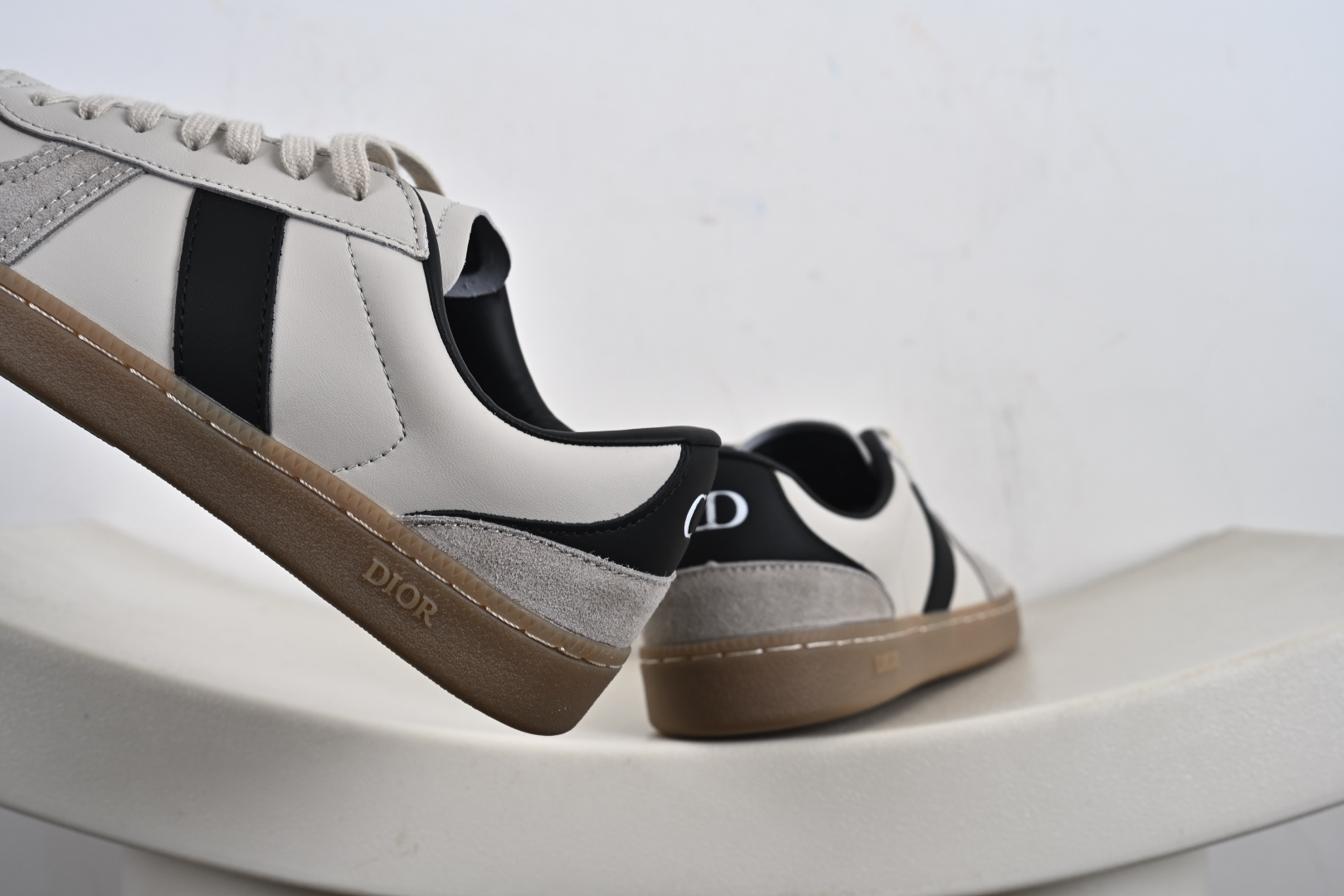 180 Dior 迪奥 25春夏新款男款休闲阿甘德训运动鞋 3SN328ZRH_H069