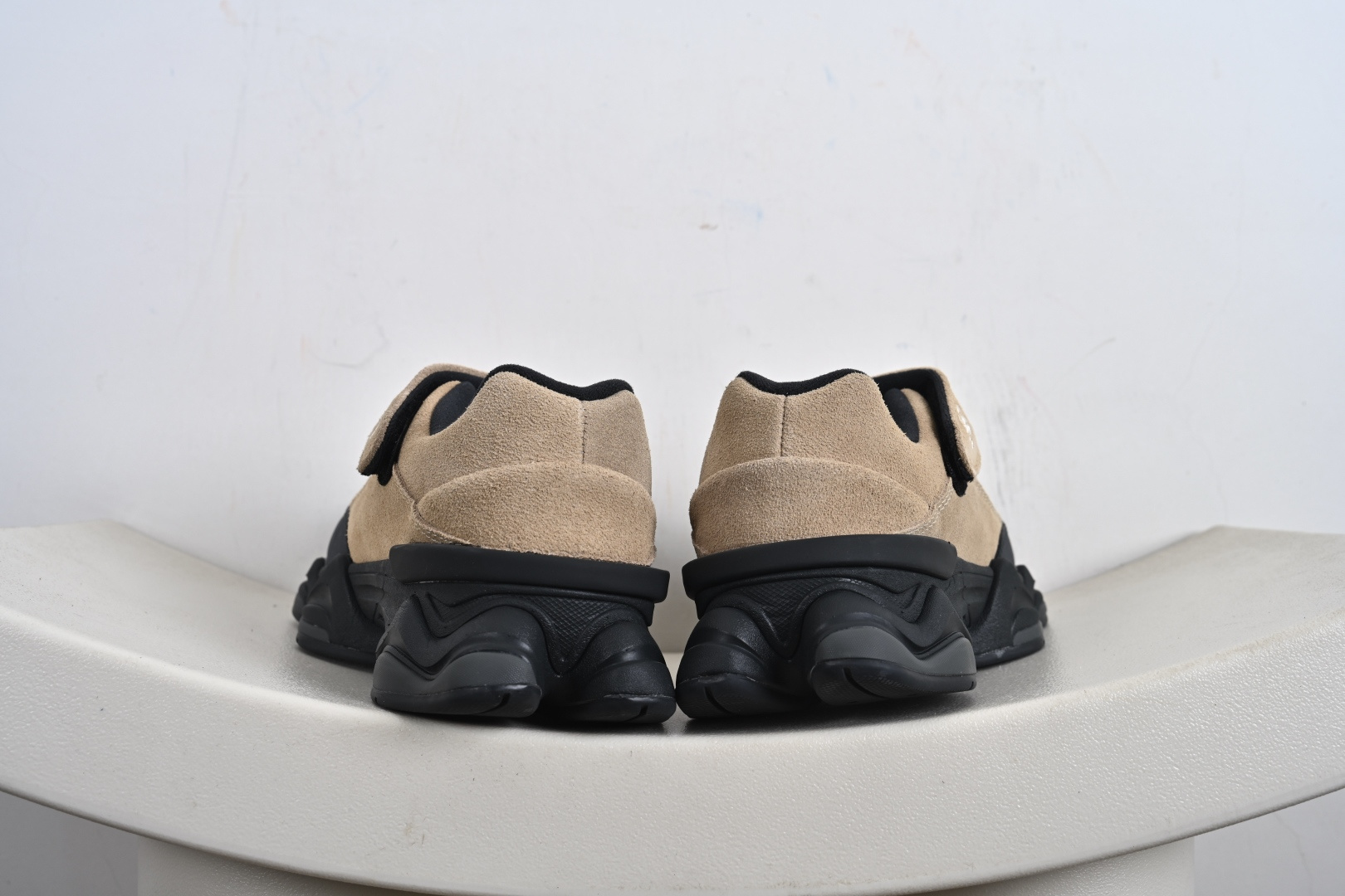 New Balance 8040 融合设计款 减震防滑耐磨透气休闲跑运动鞋 U8040 New Balance 8040 融合设计款 减震防滑耐磨透气休闲跑运动鞋 U8040