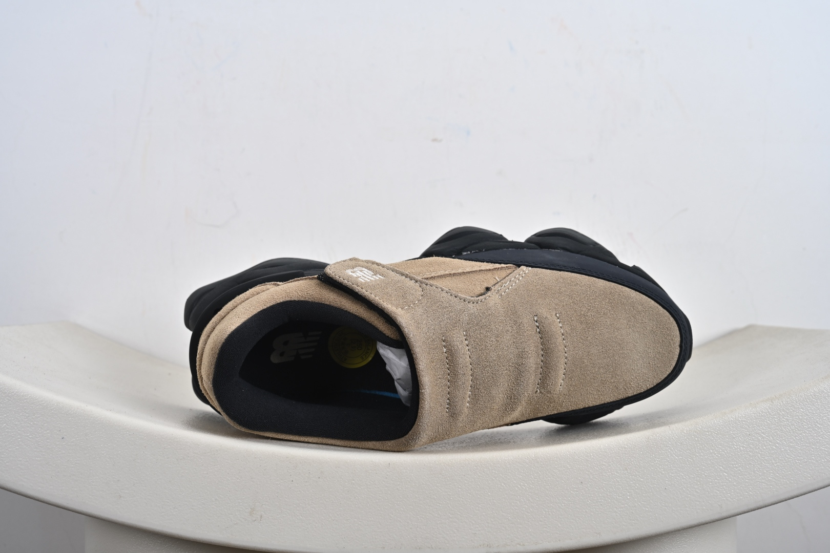 New Balance 8040 融合设计款 减震防滑耐磨透气休闲跑运动鞋 U8040 New Balance 8040 融合设计款 减震防滑耐磨透气休闲跑运动鞋 U8040