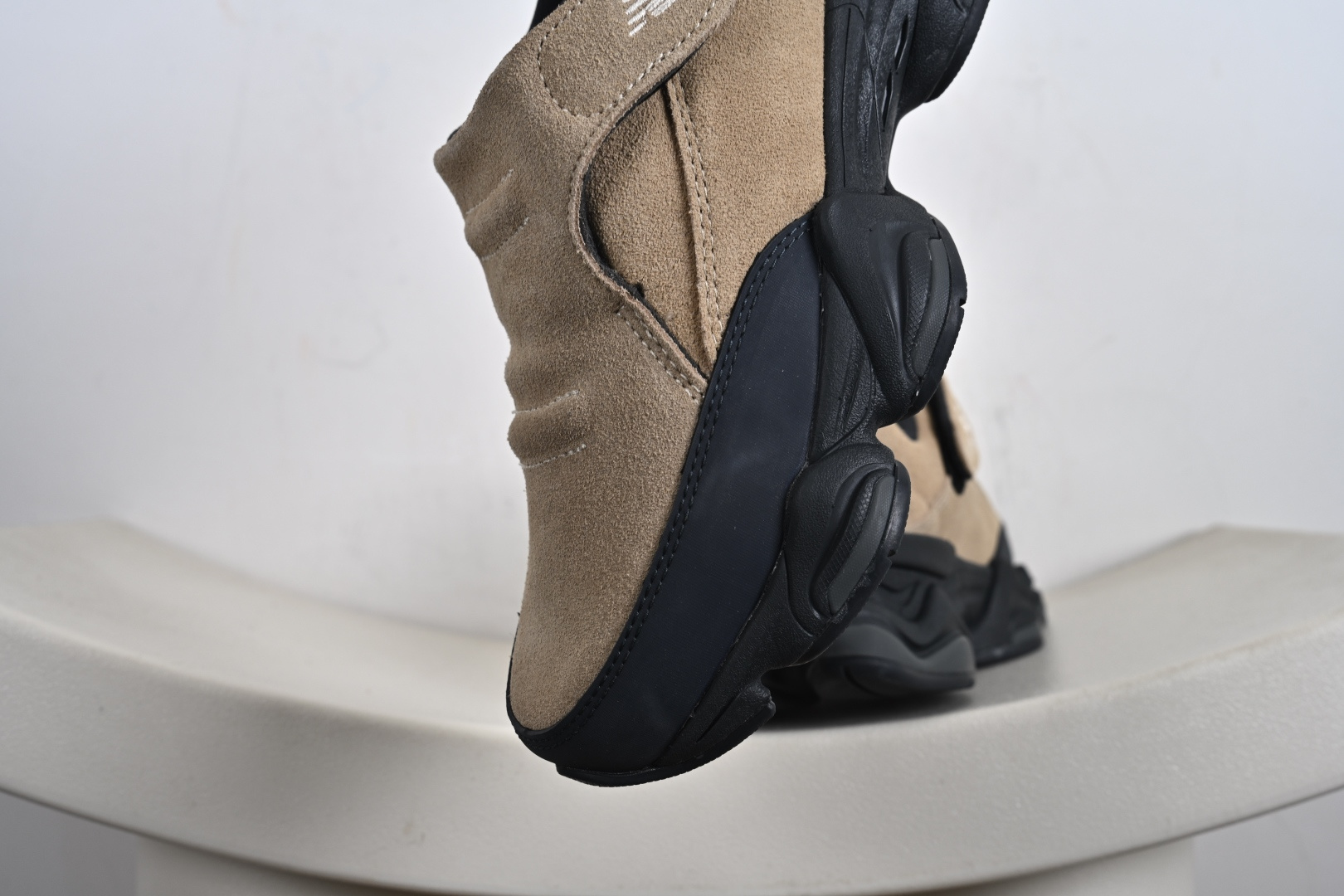 New Balance 8040 融合设计款 减震防滑耐磨透气休闲跑运动鞋 U8040 New Balance 8040 融合设计款 减震防滑耐磨透气休闲跑运动鞋 U8040