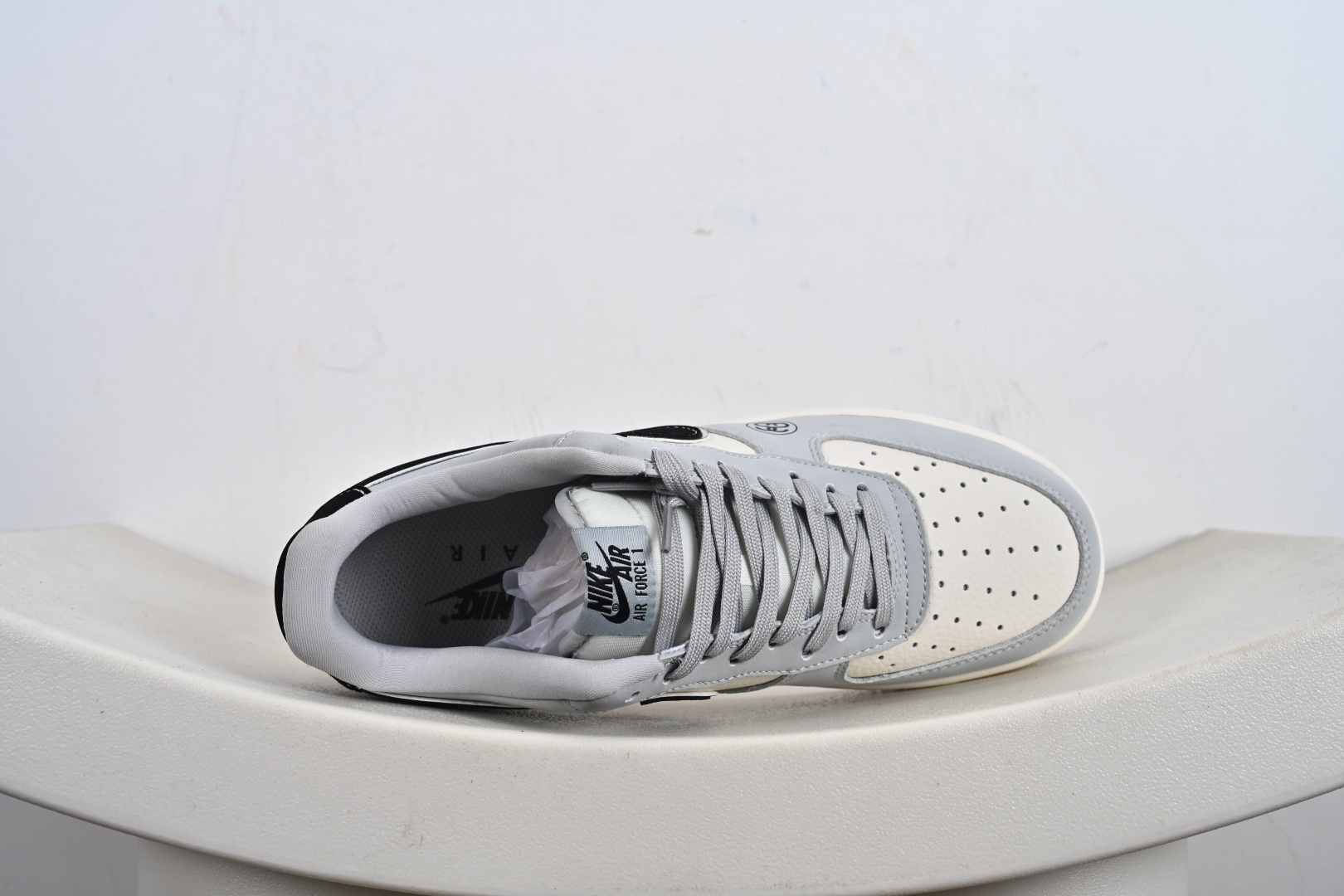 240 定制版 Stussy x Nike Air Force 1 Low 斯图西 x 耐克 高端定制空军一号 低帮 联名灰白黑 DK0188-085