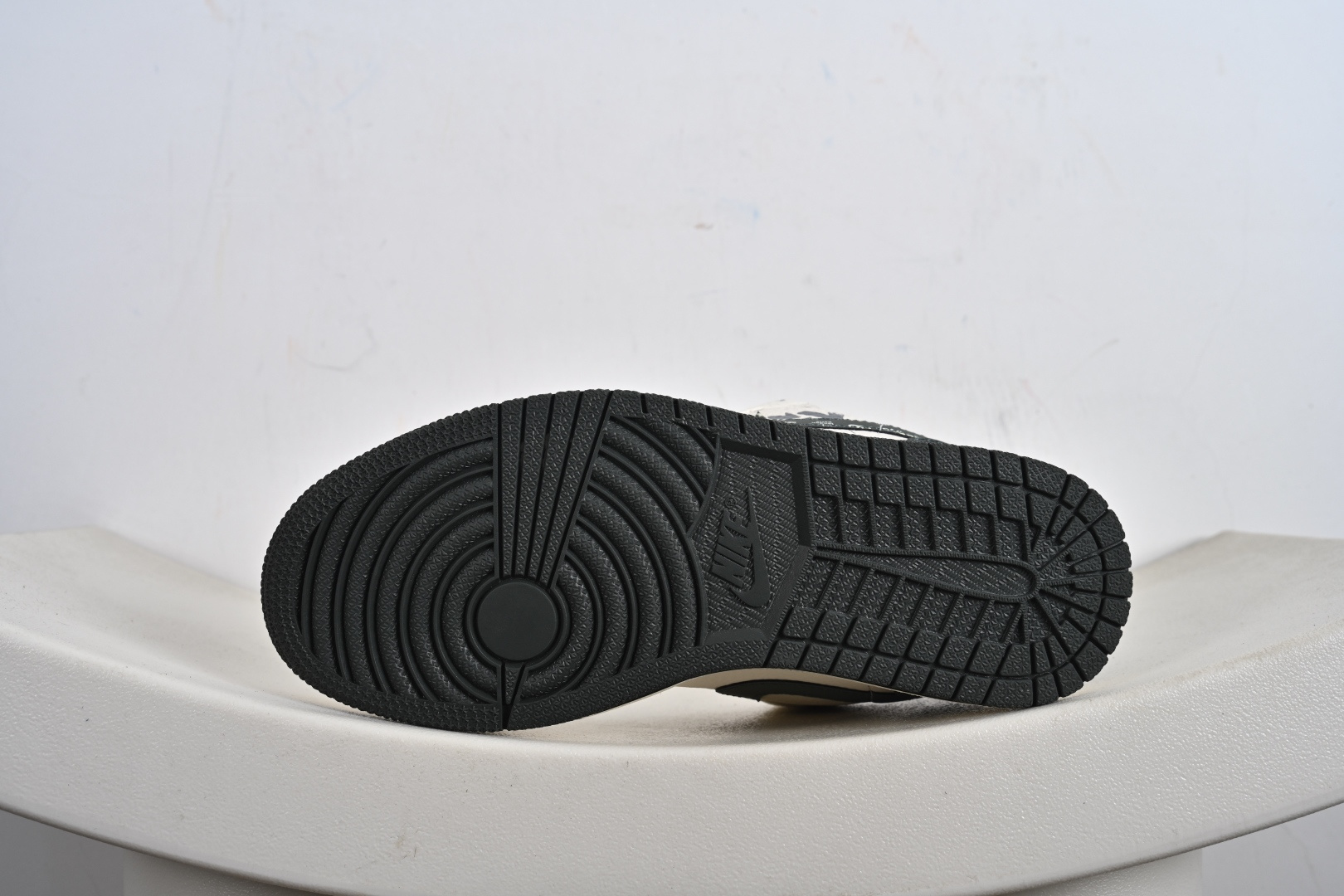 260 高端定制Air Jordan 1 Low AJ1 乔1 “斯图西联名---米白灰绿 斯图西印花”高端定制 低帮复古篮球鞋 QD1988-002