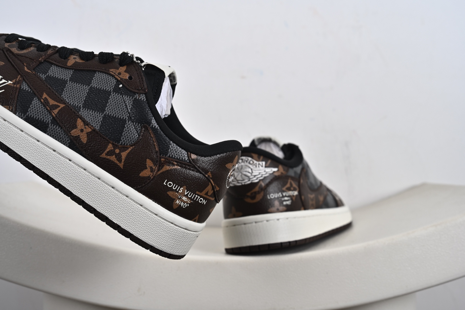 260 定制版 高端定制Travis Scott x Jordan 1 Low LV联名-棕灰格纹 倒勾低帮休闲板鞋 SC0601-051