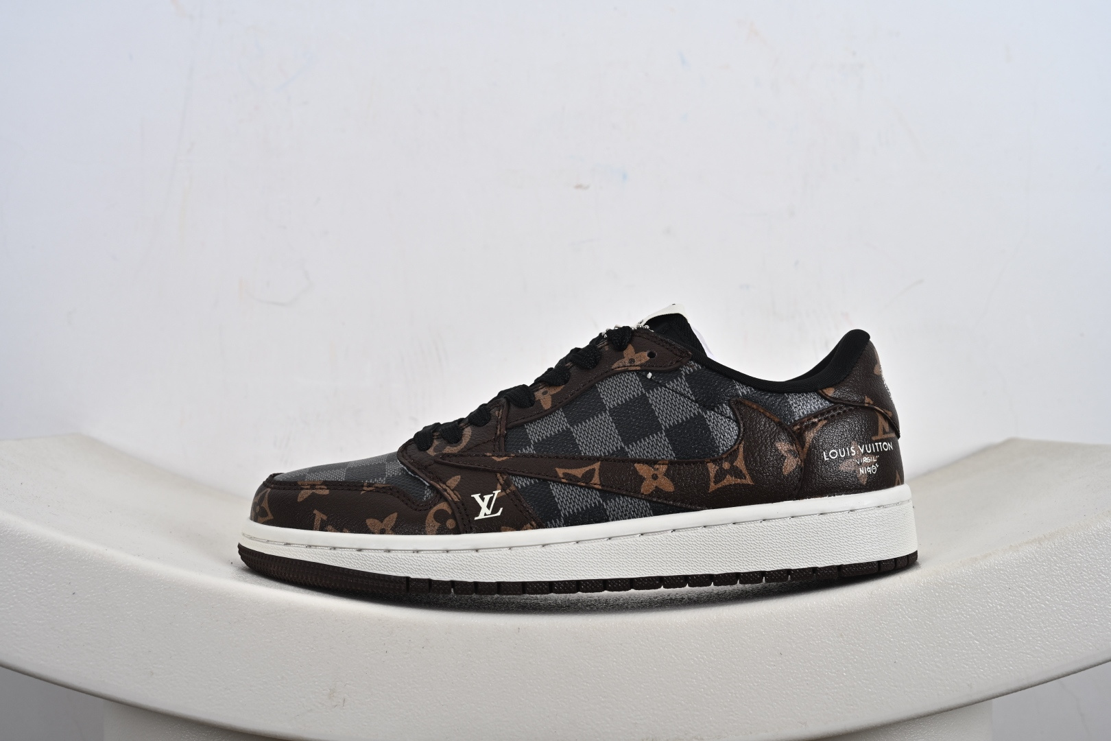 260 定制版 高端定制Travis Scott x Jordan 1 Low LV联名-棕灰格纹 倒勾低帮休闲板鞋 SC0601-051