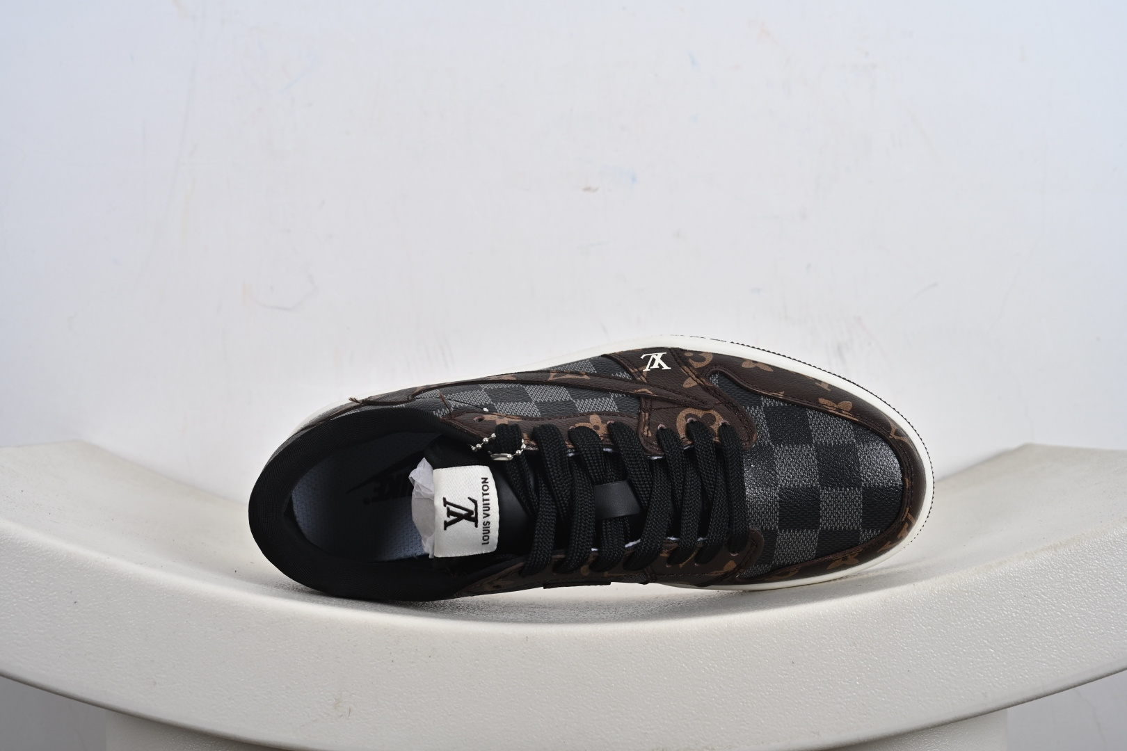 260 定制版 高端定制Travis Scott x Jordan 1 Low LV联名-棕灰格纹 倒勾低帮休闲板鞋 SC0601-051