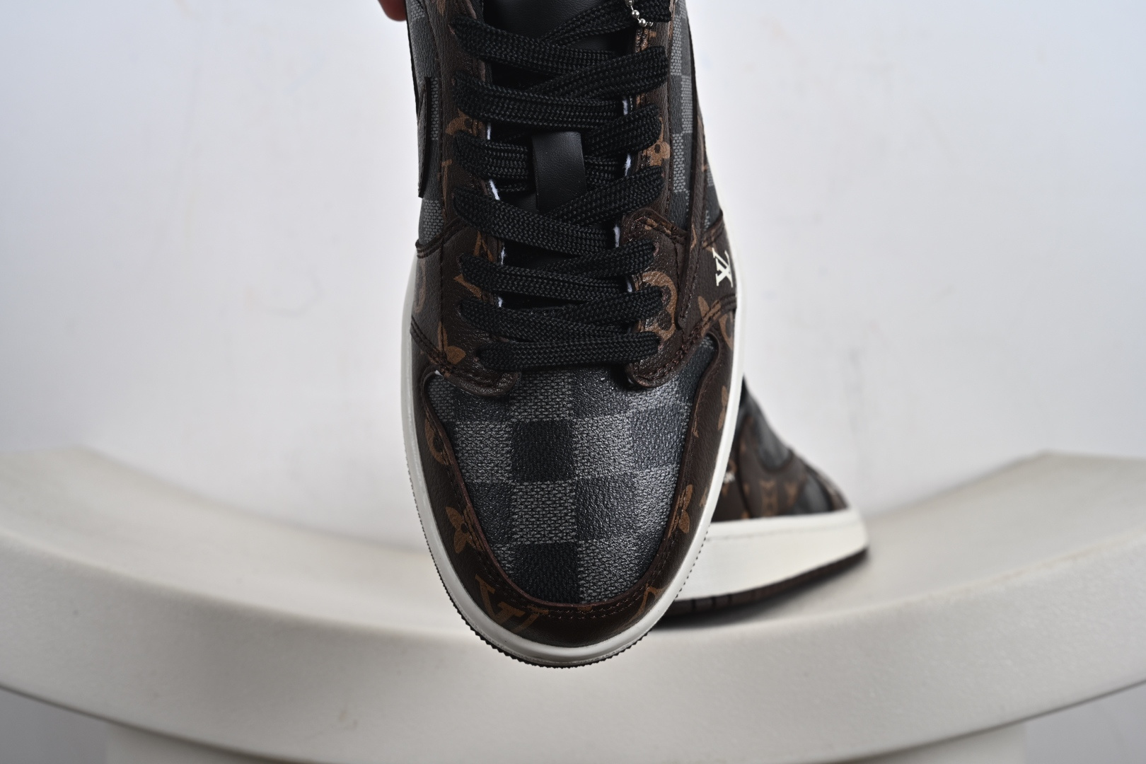 260 定制版 高端定制Travis Scott x Jordan 1 Low LV联名-棕灰格纹 倒勾低帮休闲板鞋 SC0601-051