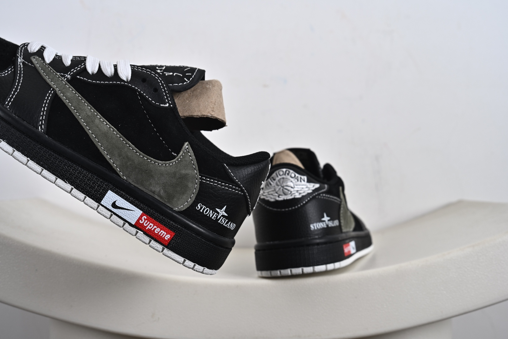 260 乔丹Fragment x Travis Scott xDior Air Jordan 1 Low 三方联名倒钩 DZ5899-025