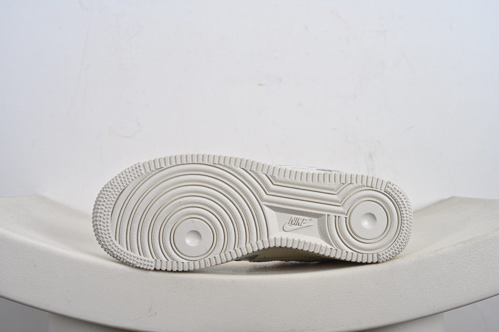 240 NIke Air Force 1 '07 Low 空军一号低帮 运动鞋 休闲鞋 CW1888-116