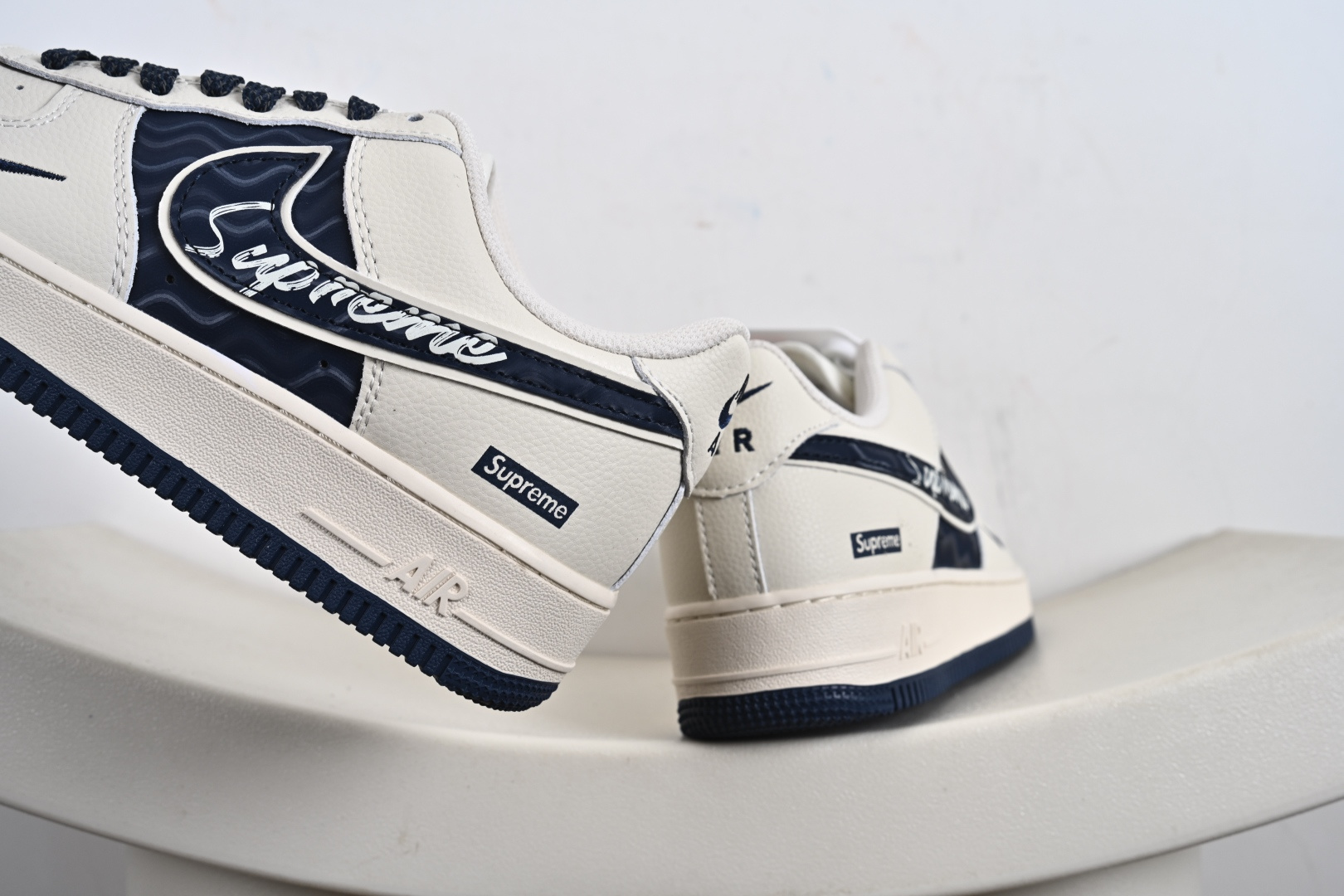 240 Nike Air Force 1 Low Supreme联名 XY2025-001