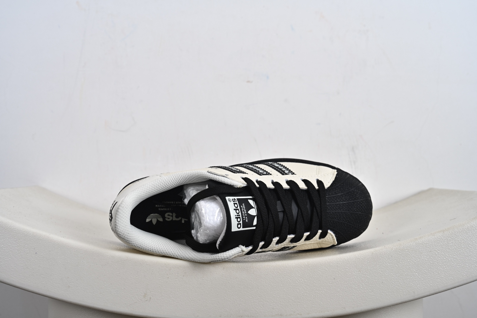 220 高端定制adidas Superstar “克罗心联名- 白黑”延续经典贝壳头 DS0025