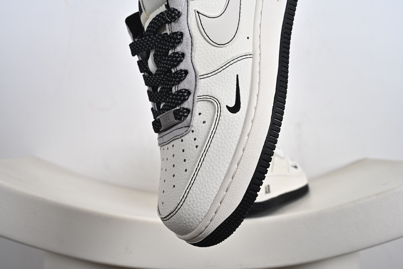 240 定制版 Air Force 1 '07 Low “北面联名——米灰黑布标”空军一号 低帮 运动鞋 JS8028-015