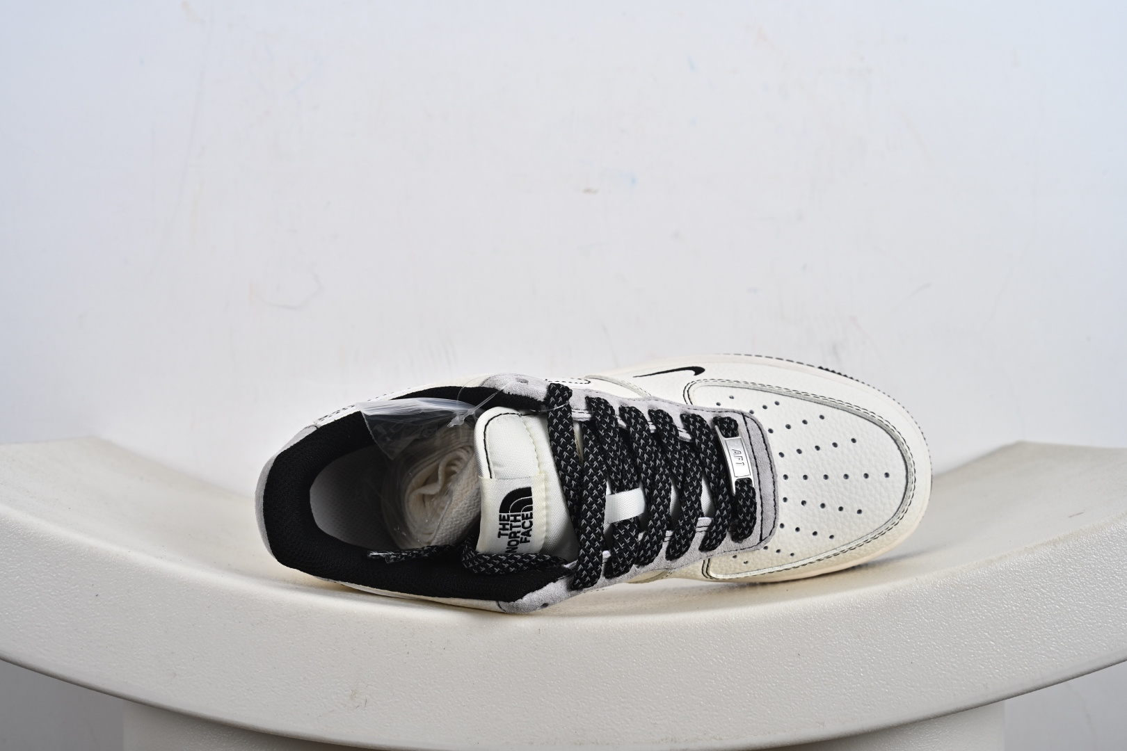 240 定制版 Air Force 1 '07 Low “北面联名——米灰黑布标”空军一号 低帮 运动鞋 JS8028-015