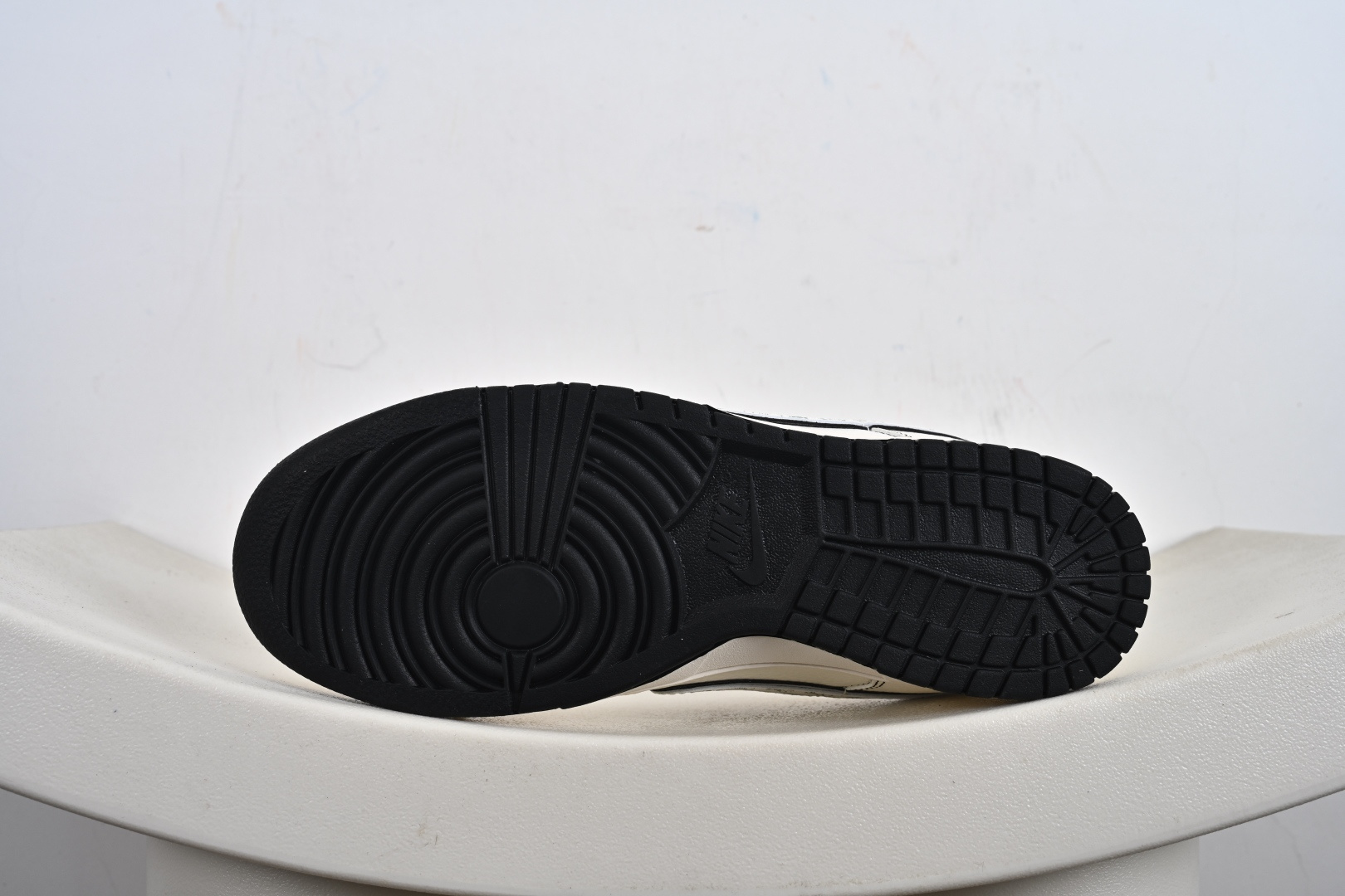 260 定制版 Stussy x Dunk SB Low 斯图西 x 耐克 SB 低帮 米白黑 HH7518-097