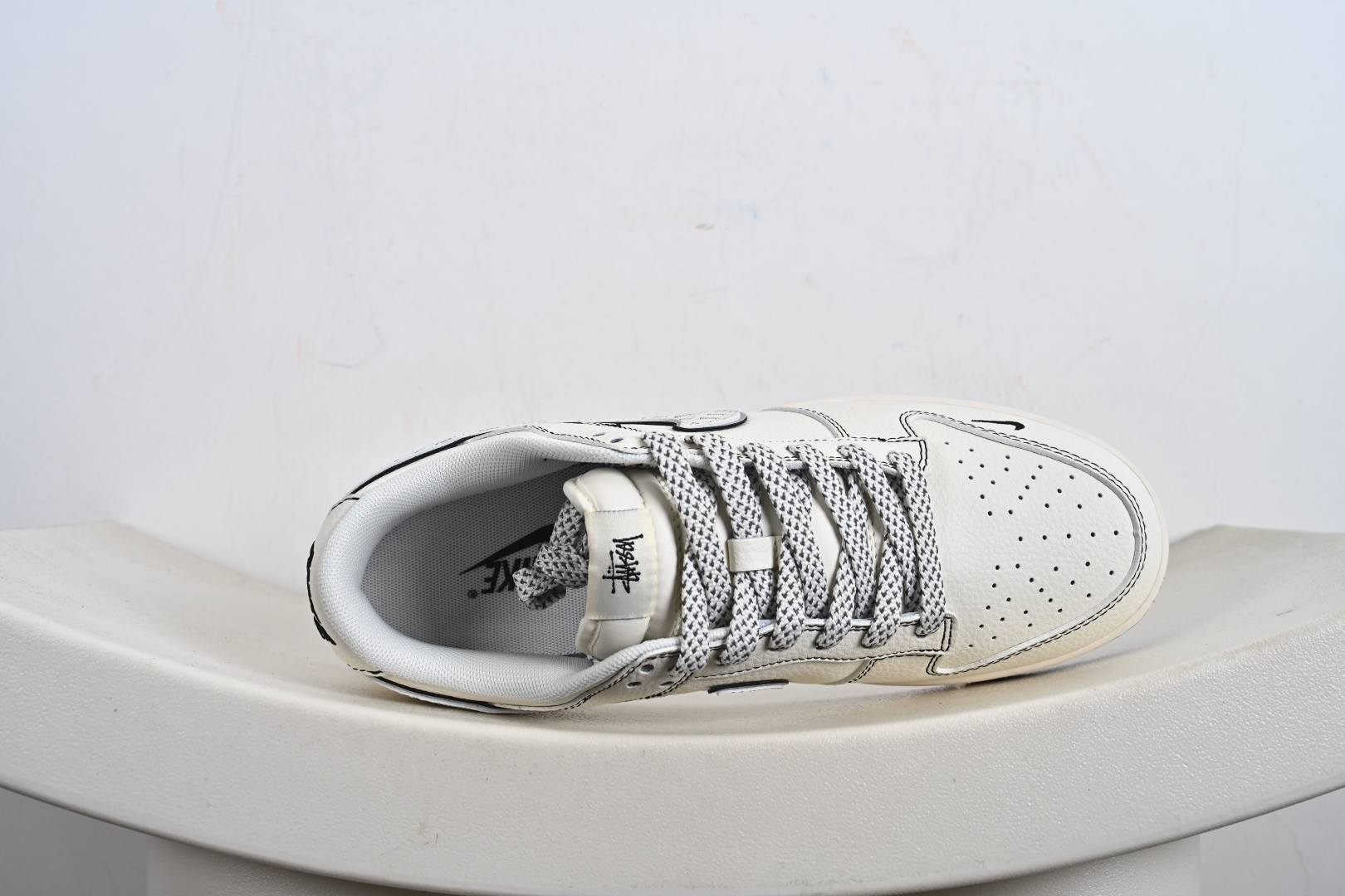 260 定制版 Stussy x Dunk SB Low 斯图西 x 耐克 SB 低帮 米白黑 HH7518-097